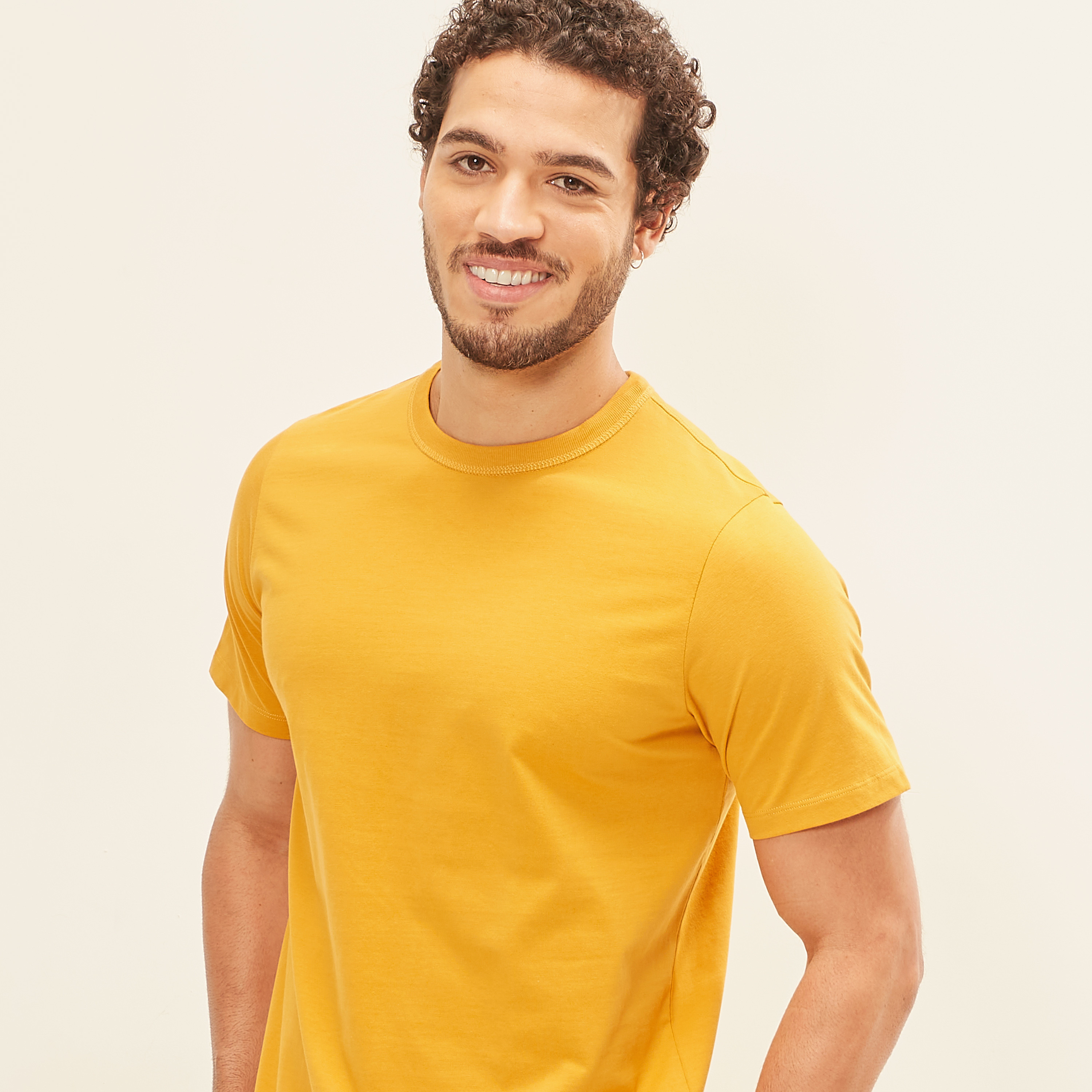 تيشيرت سادة بياقة ضيّقة وأكمام قصيرة-men-clothing-tshirtsandpolos-tshirts-image-26