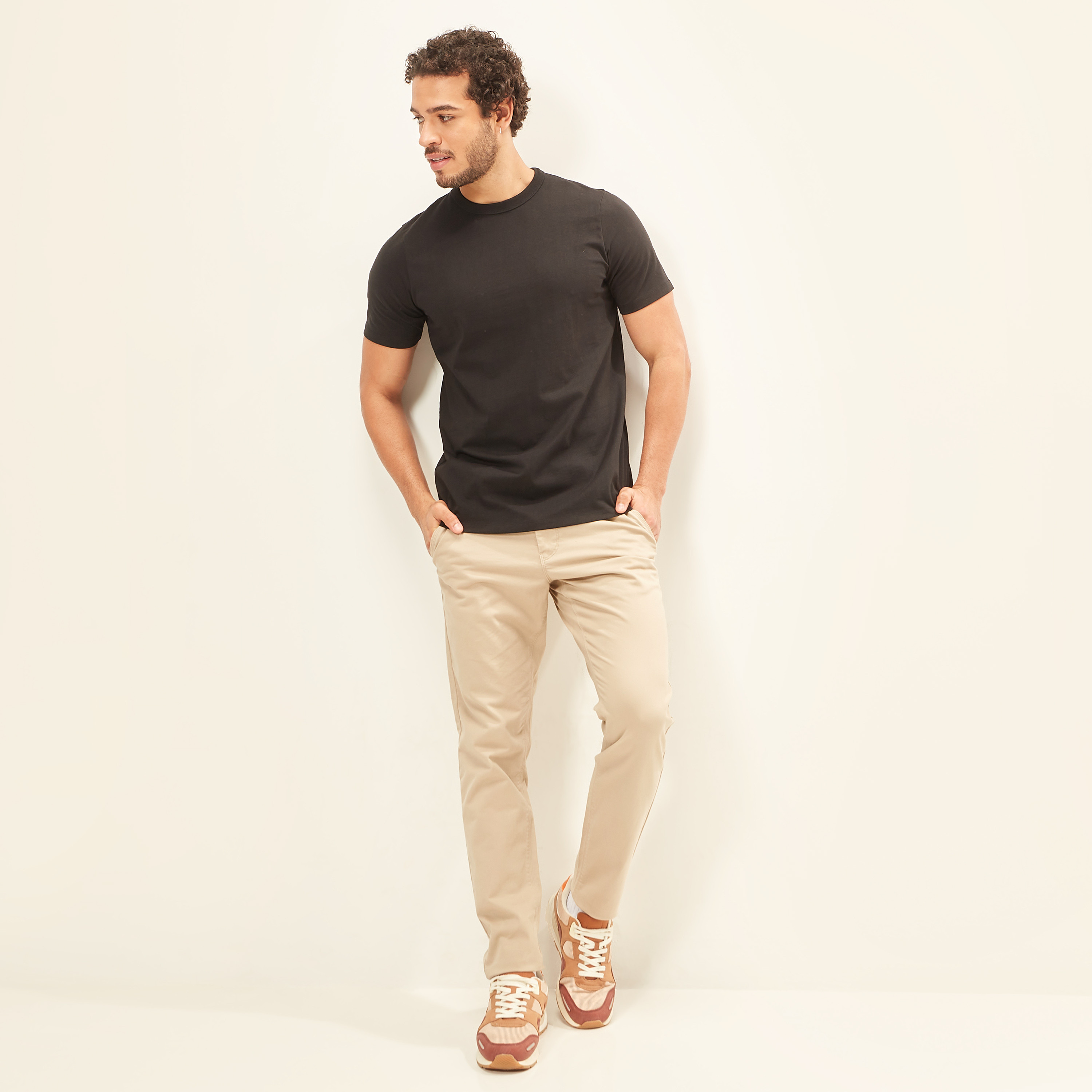 تيشيرت سادة بياقة ضيّقة وأكمام قصيرة-men-clothing-tshirtsandpolos-tshirts-image-28