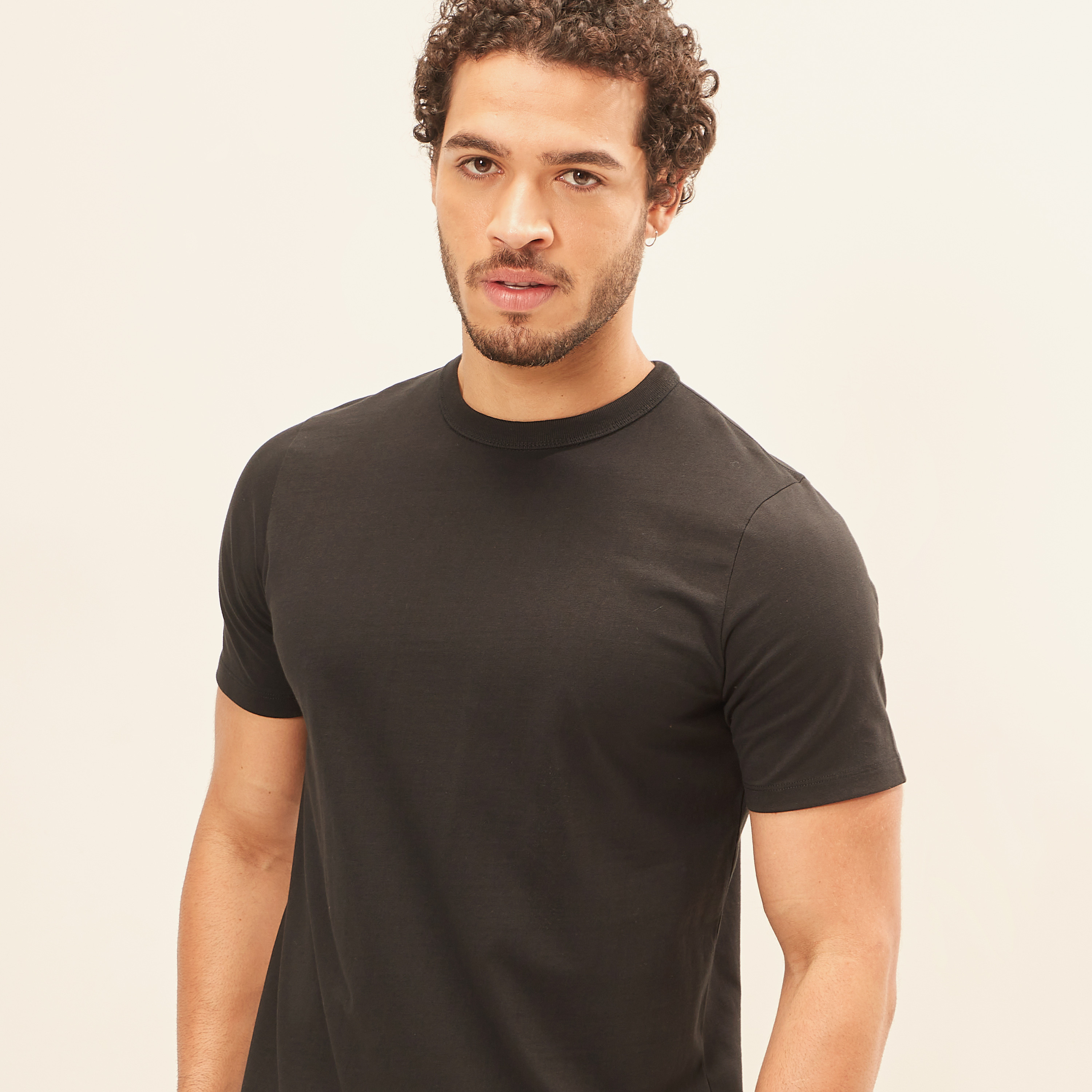 تيشيرت سادة بياقة ضيّقة وأكمام قصيرة-men-clothing-tshirtsandpolos-tshirts-image-29