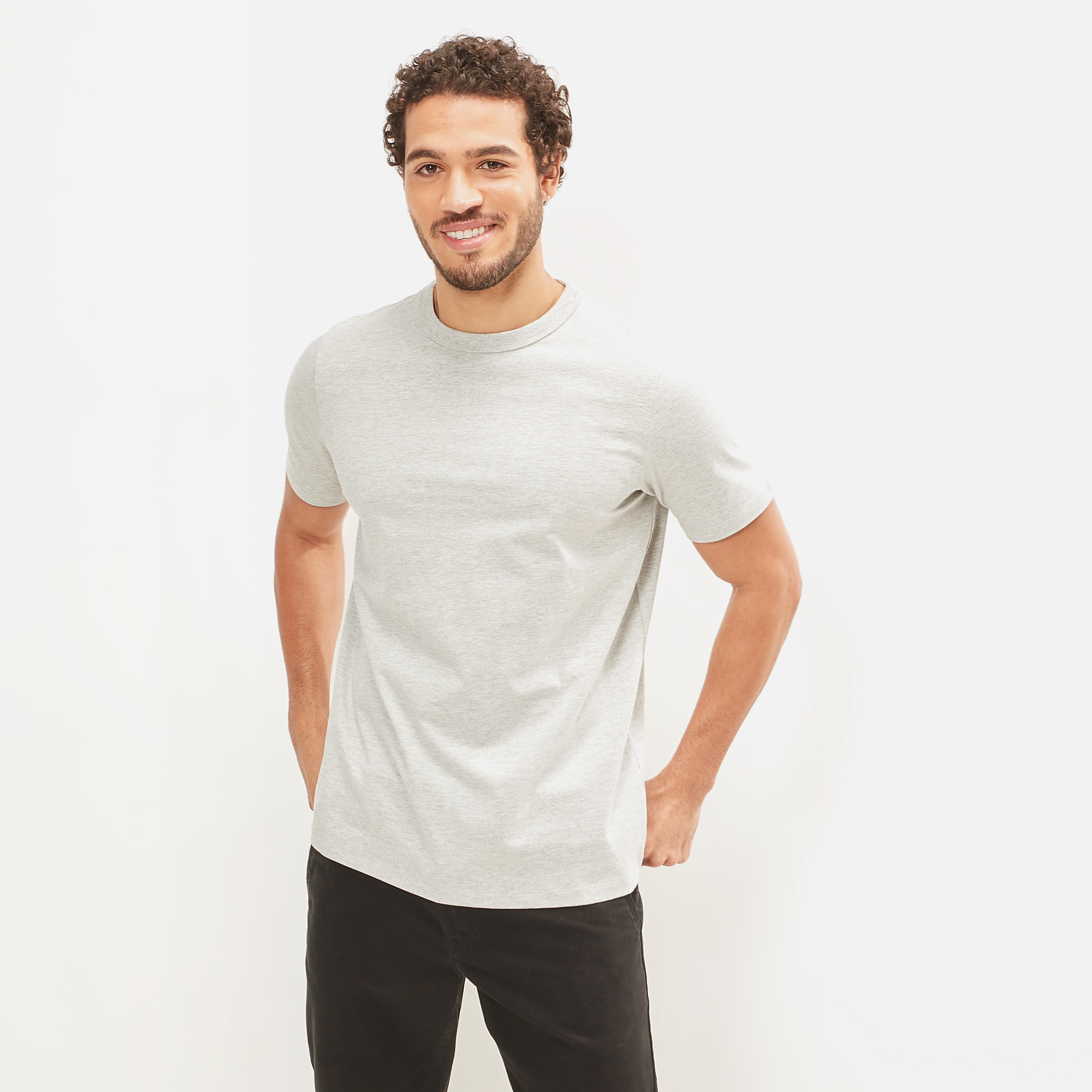 تيشيرت سادة بياقة ضيّقة وأكمام قصيرة-men-clothing-tshirtsandpolos-tshirts-image-31