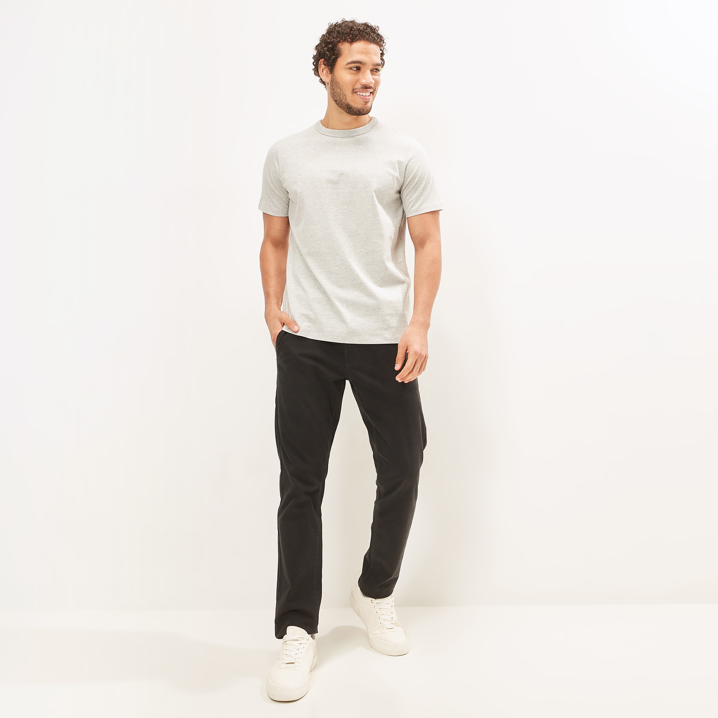 تيشيرت سادة بياقة ضيّقة وأكمام قصيرة-men-clothing-tshirtsandpolos-tshirts-image-32