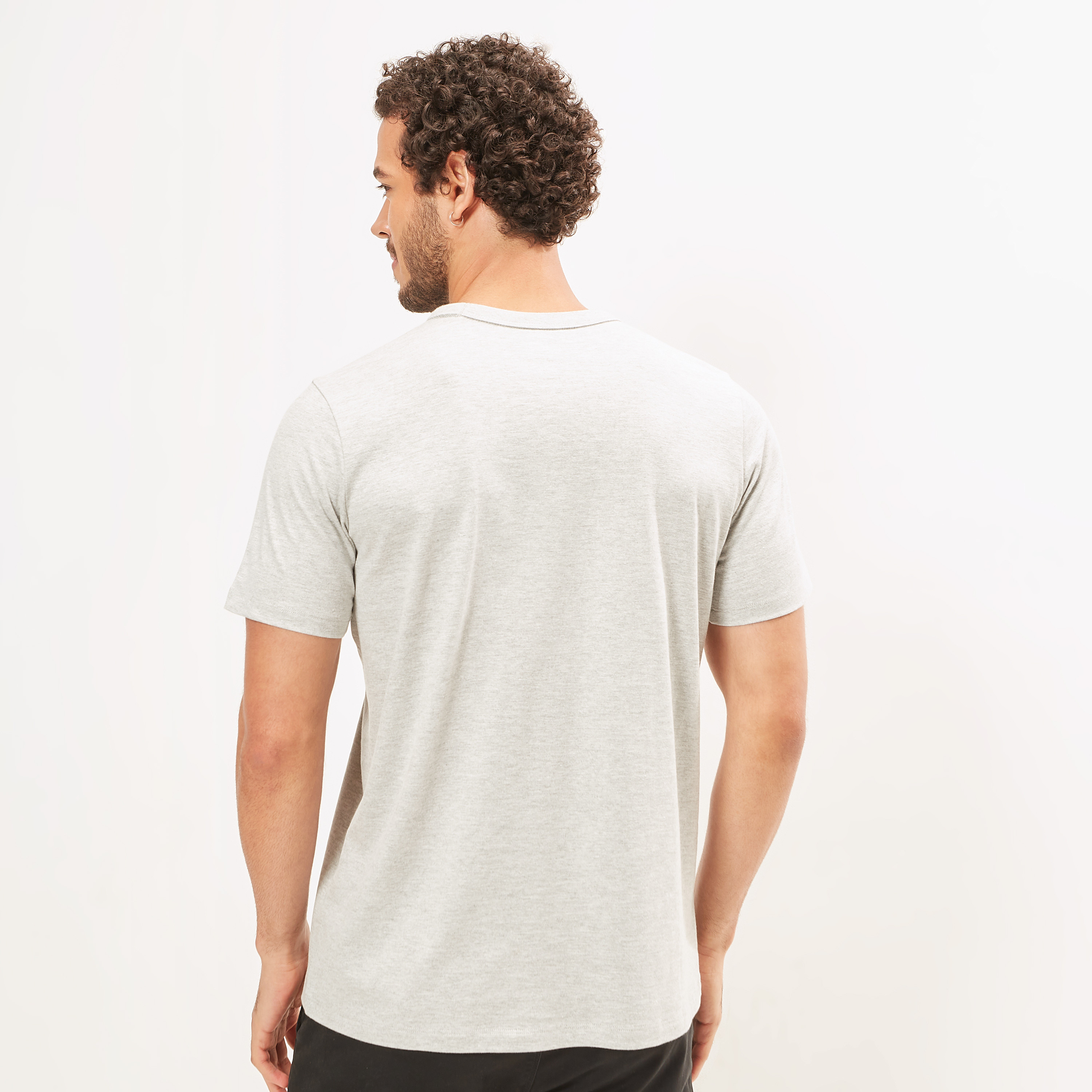 تيشيرت سادة بياقة ضيّقة وأكمام قصيرة-men-clothing-tshirtsandpolos-tshirts-image-34