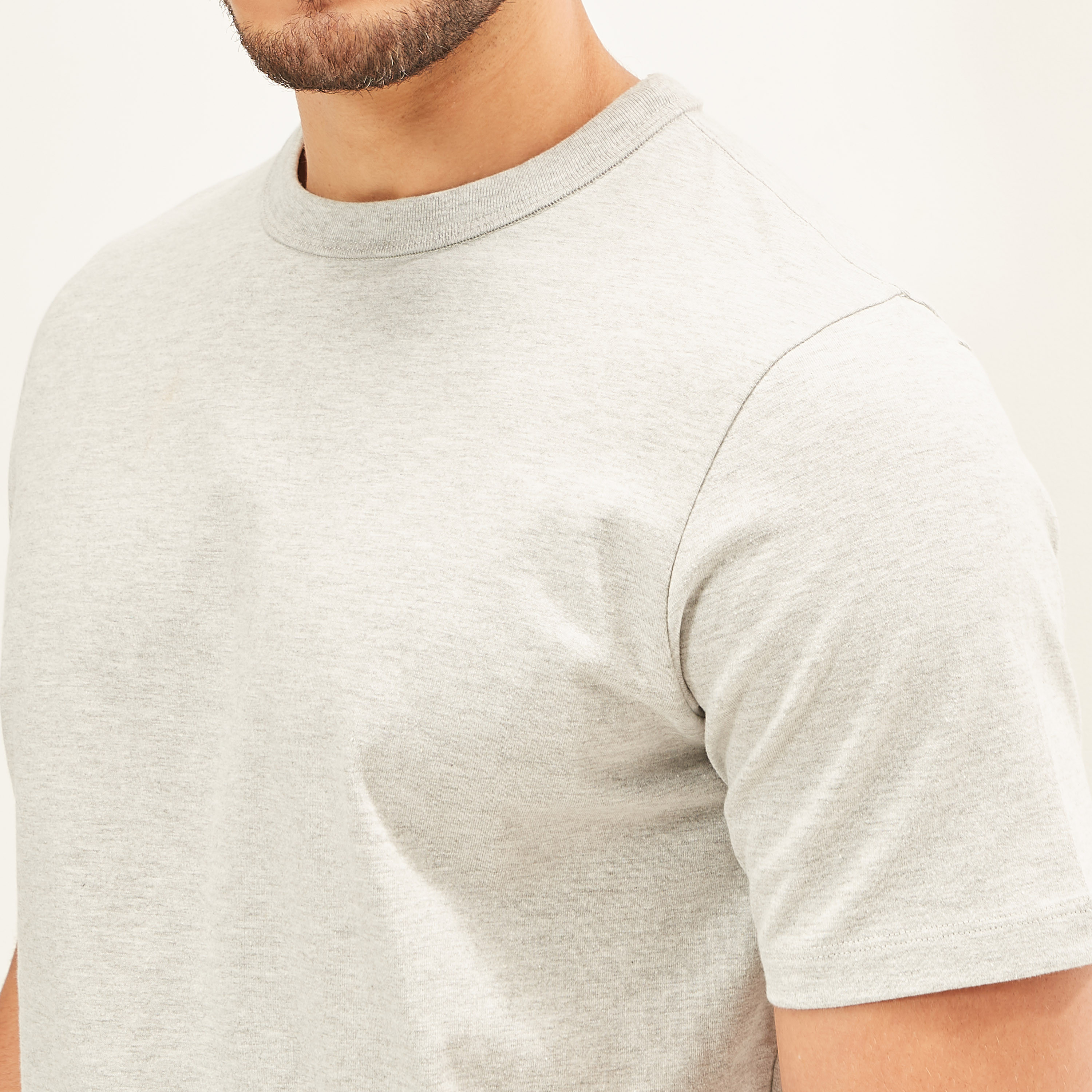 تيشيرت سادة بياقة ضيّقة وأكمام قصيرة-men-clothing-tshirtsandpolos-tshirts-image-35