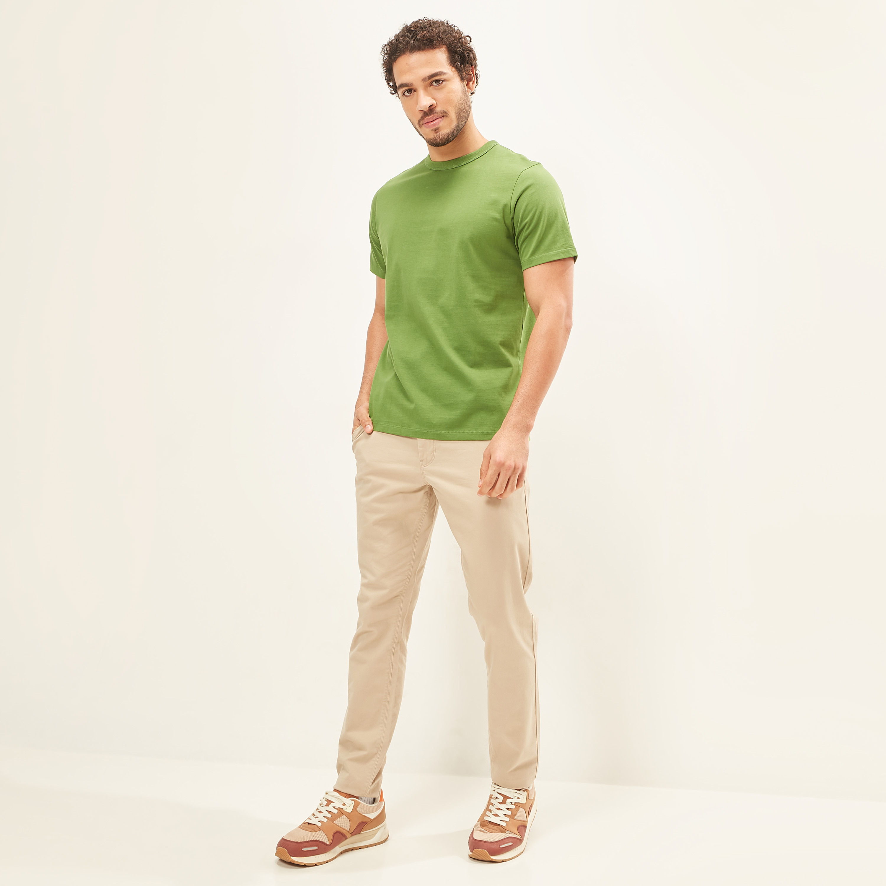 تيشيرت سادة بياقة ضيّقة وأكمام قصيرة-men-clothing-tshirtsandpolos-tshirts-image-42