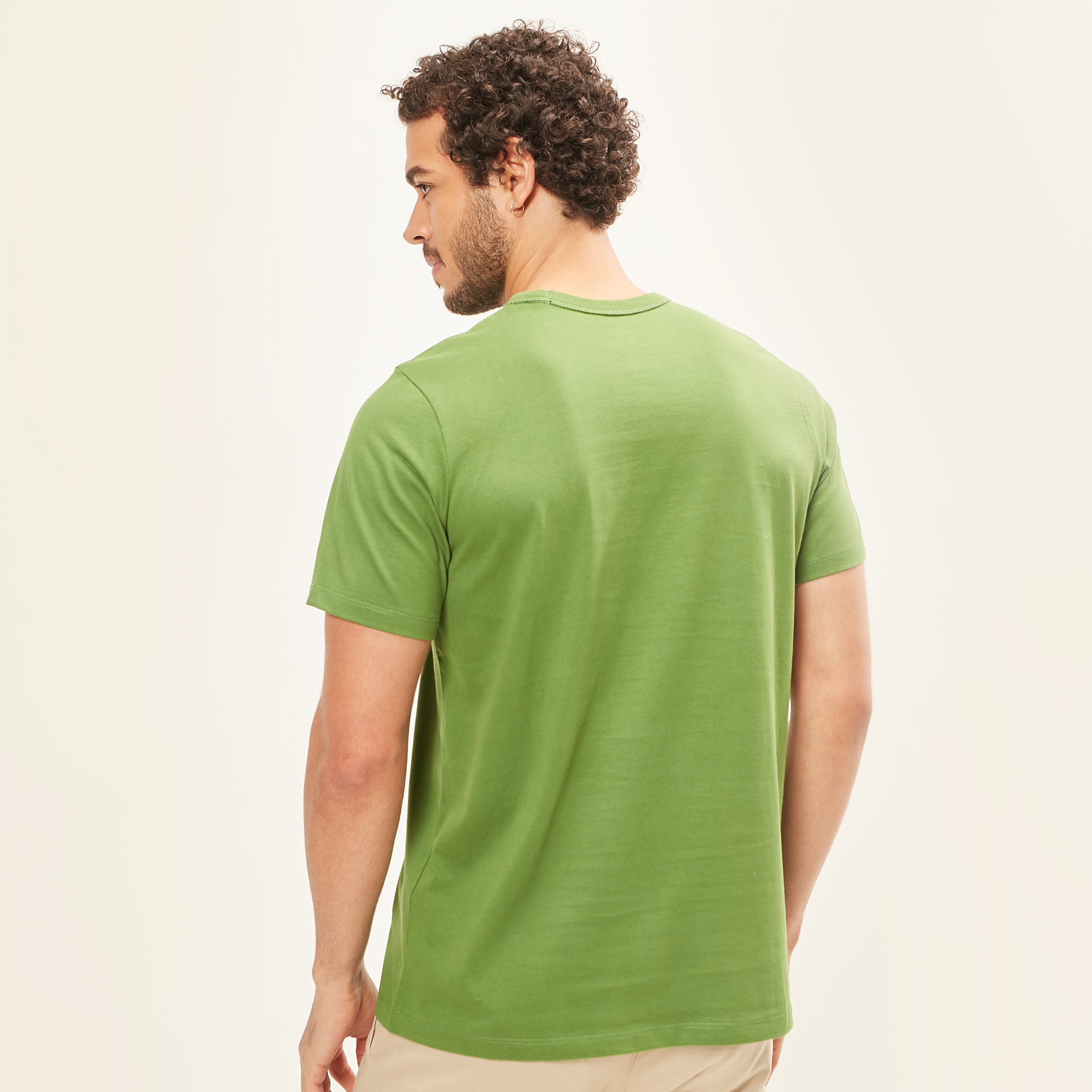 تيشيرت سادة بياقة ضيّقة وأكمام قصيرة-men-clothing-tshirtsandpolos-tshirts-image-44