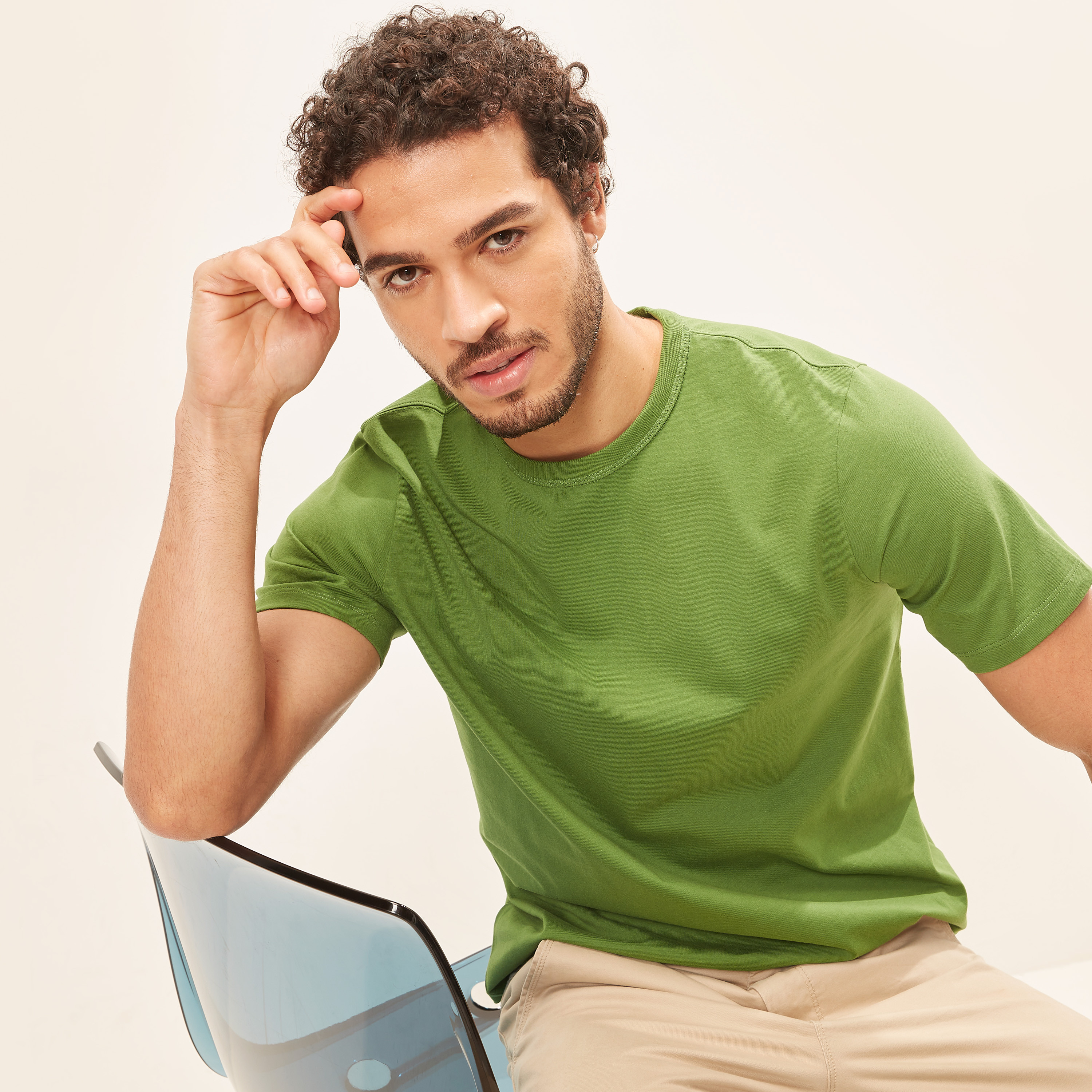 تيشيرت سادة بياقة ضيّقة وأكمام قصيرة-men-clothing-tshirtsandpolos-tshirts-image-45