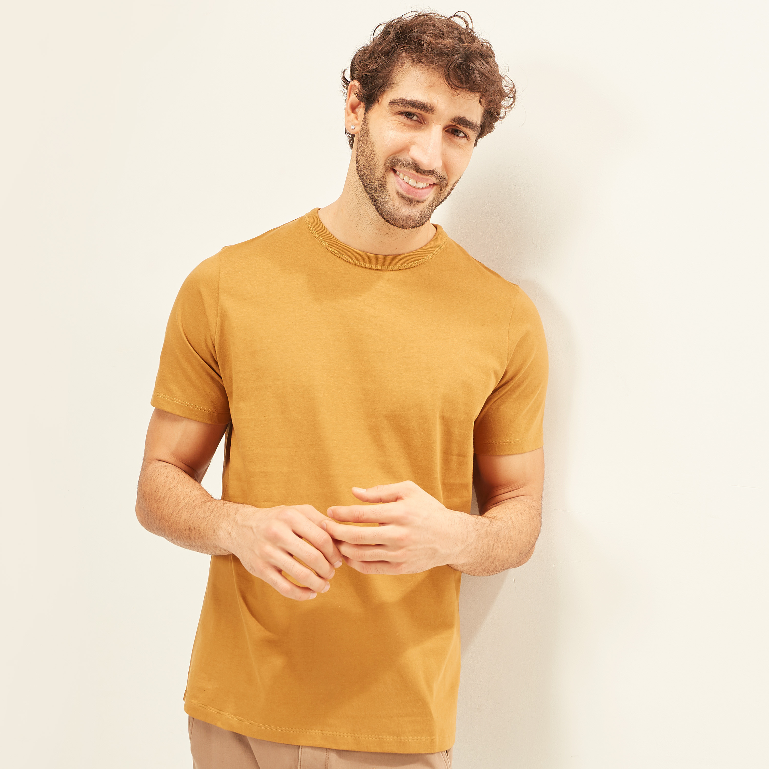 تيشيرت سادة بياقة ضيّقة وأكمام قصيرة-men-clothing-tshirtsandpolos-tshirts-image-46