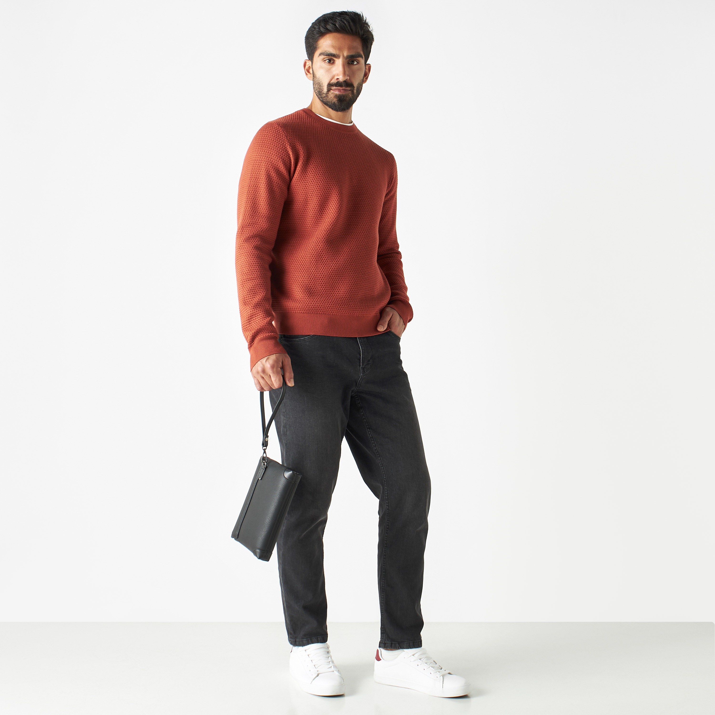 بلوفر بارز الملمس بأكمام طويلة وياقة ضيقة-men-clothing-sweatersandpullovers-image-2