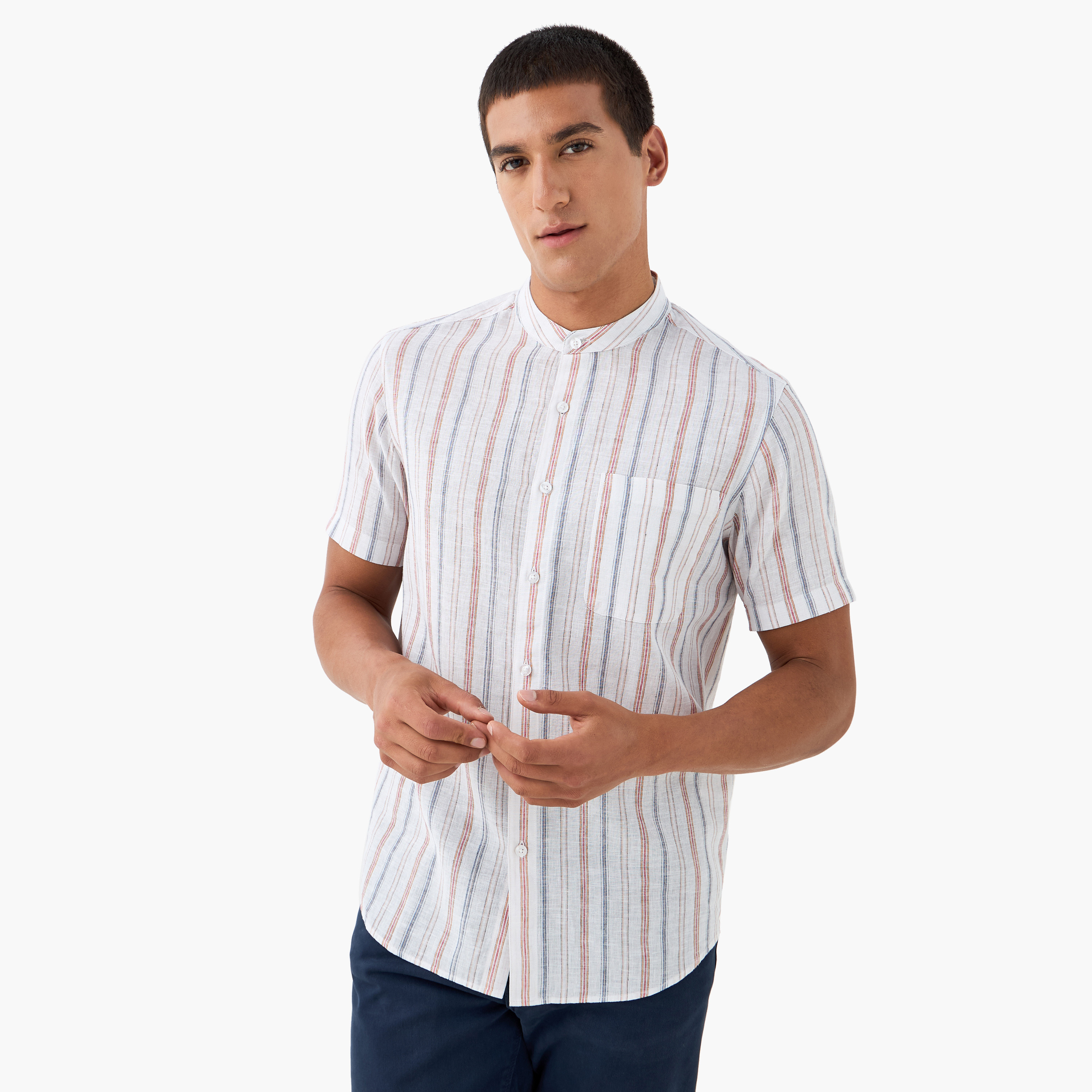 قميص مقلّم من مزيج الكتان بياقة ماندارين-men-clothing-shirts-image-1