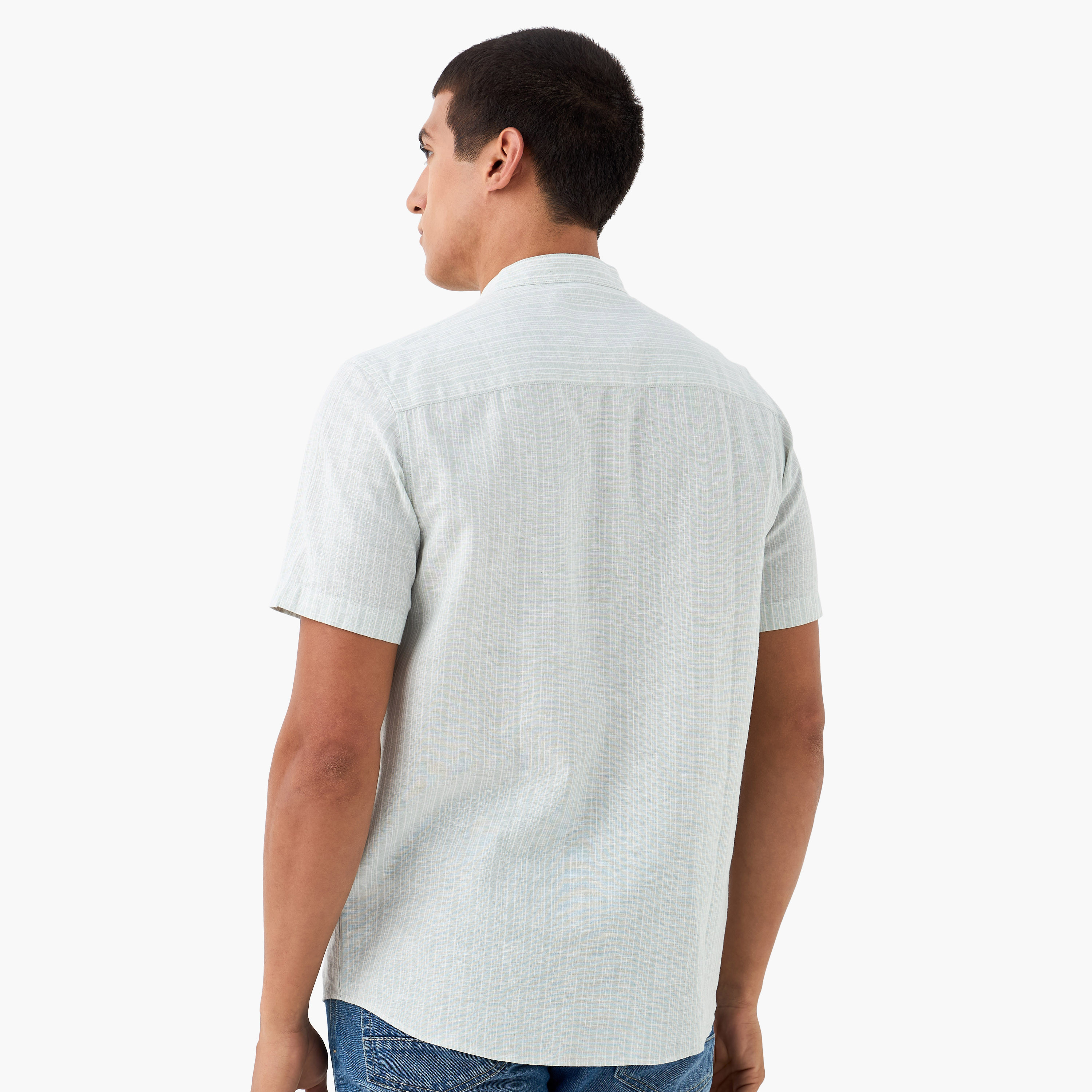 قميص مقلّم من مزيج الكتان بياقة ماندارين-men-clothing-shirts-image-3