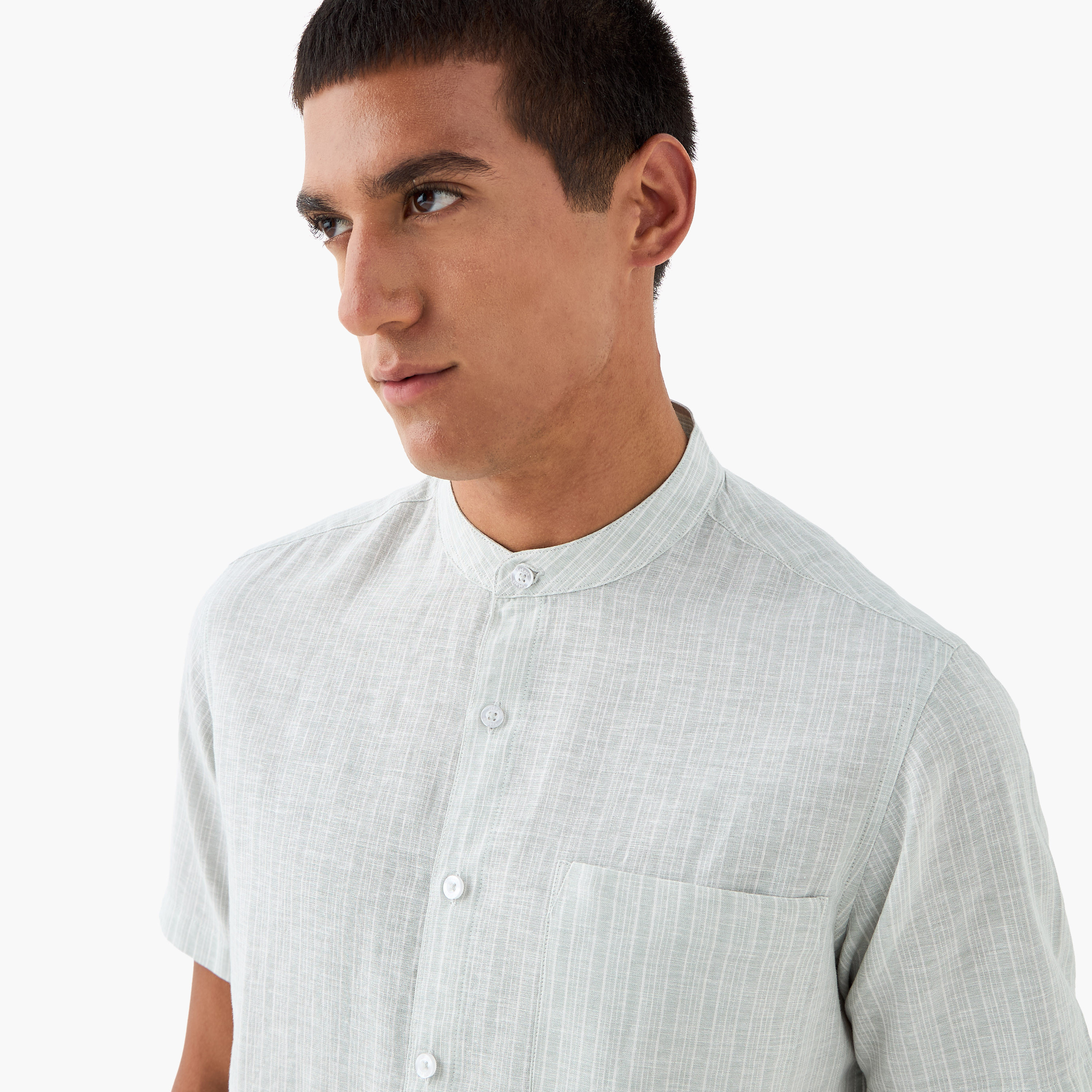قميص مقلّم من مزيج الكتان بياقة ماندارين-men-clothing-shirts-image-4