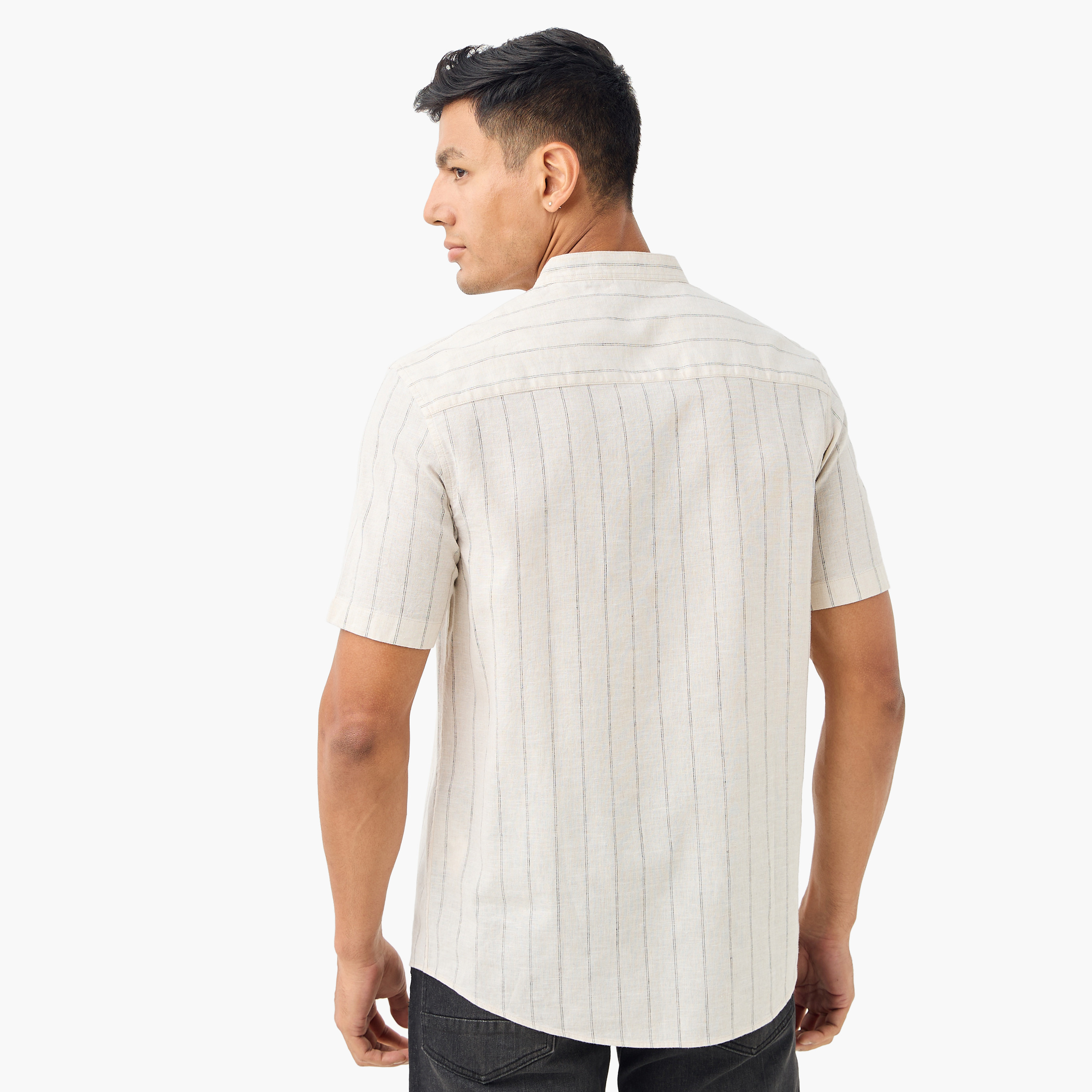 قميص مقلّم من مزيج الكتان بياقة ماندارين-men-clothing-shirts-image-3