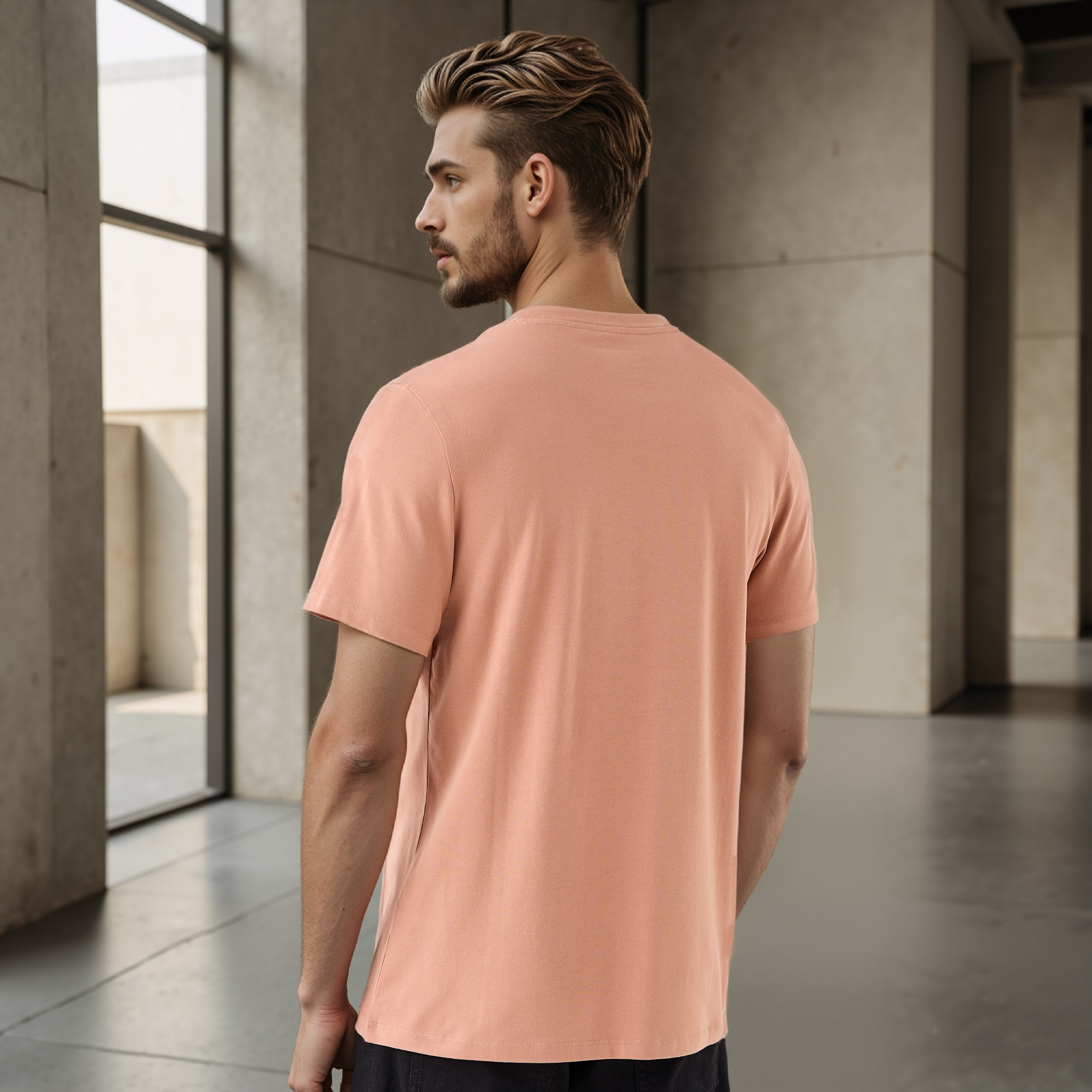 تيشيرت بقصة عادية وياقة ضيقة وأكمام قصيرة-men-clothing-tshirtsandpolos-tshirts-image-3