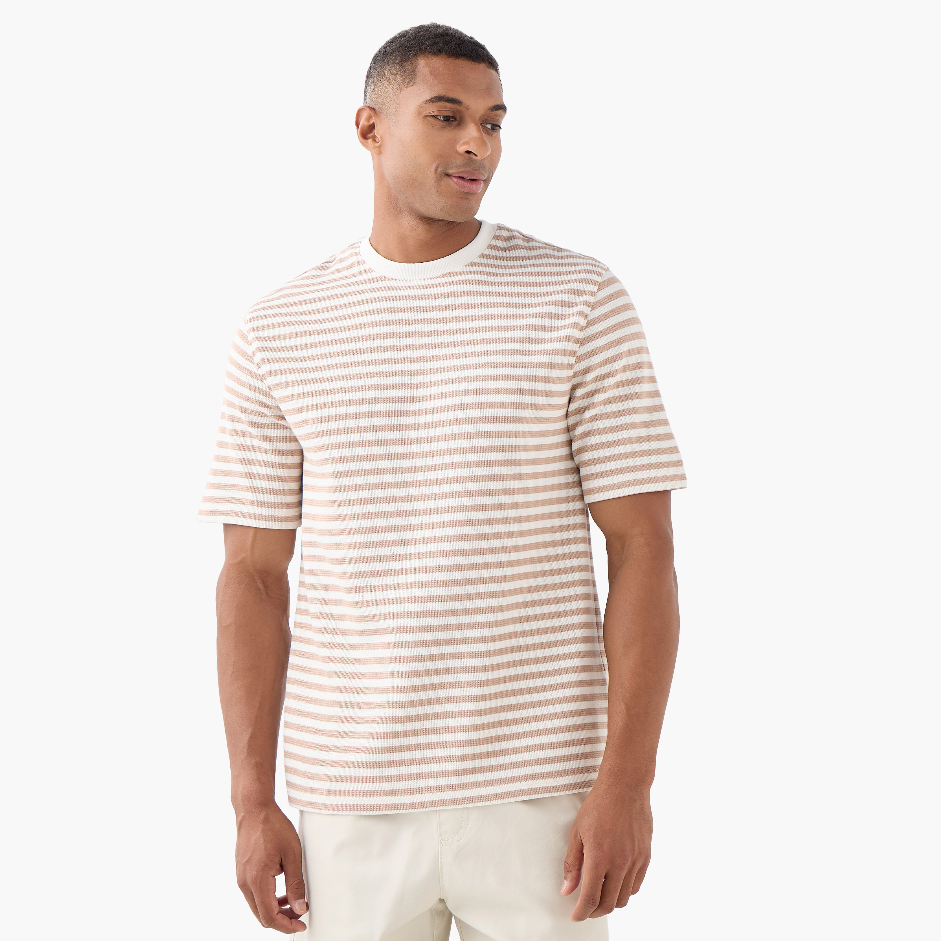 تيشيرت مخطط بقصة مريحة-men-clothing-tshirtsandpolos-tshirts-image-1