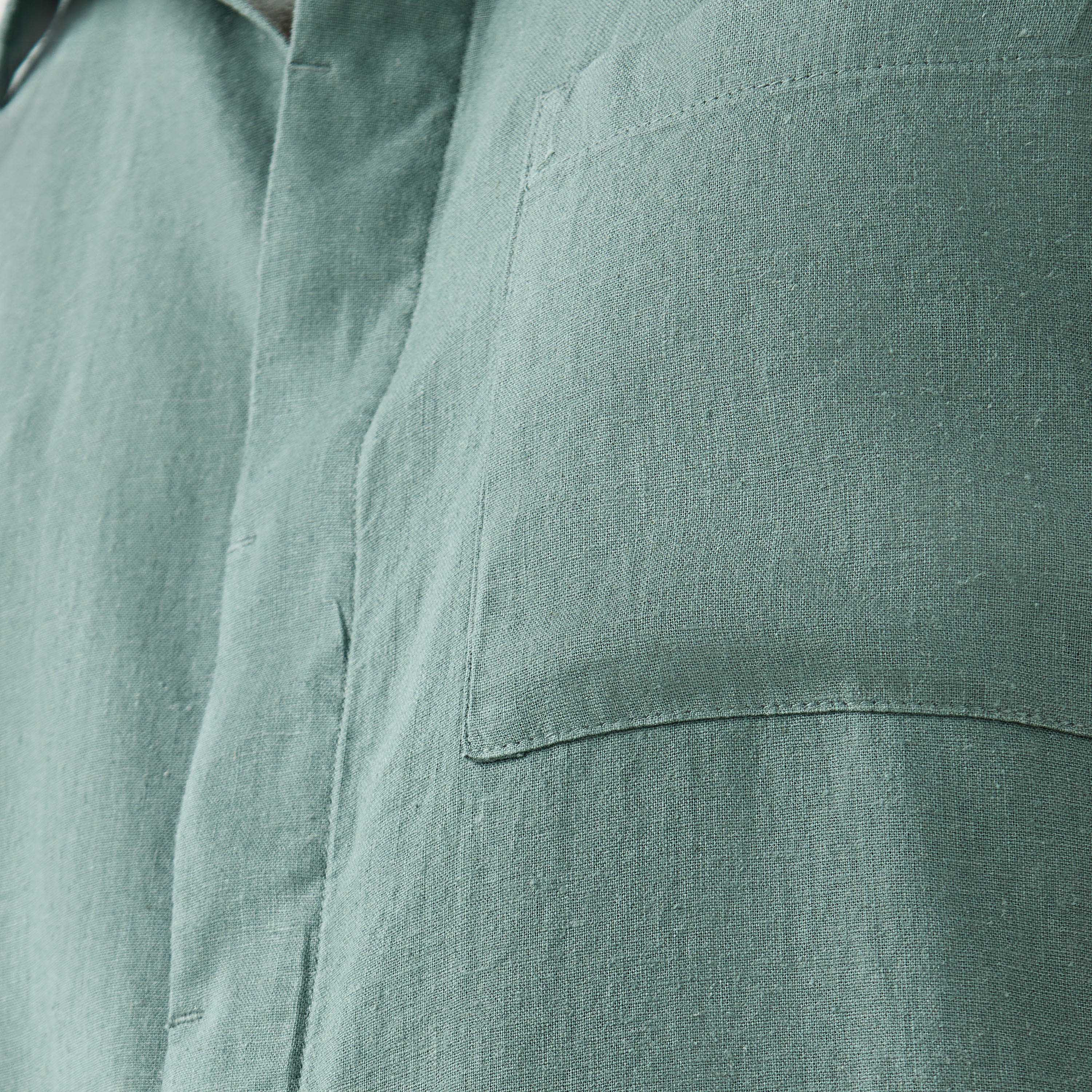 قميص من مزيج الكتان بياقة وقصة عادية وجيب على الصدر-men-clothing-shirts-image-20