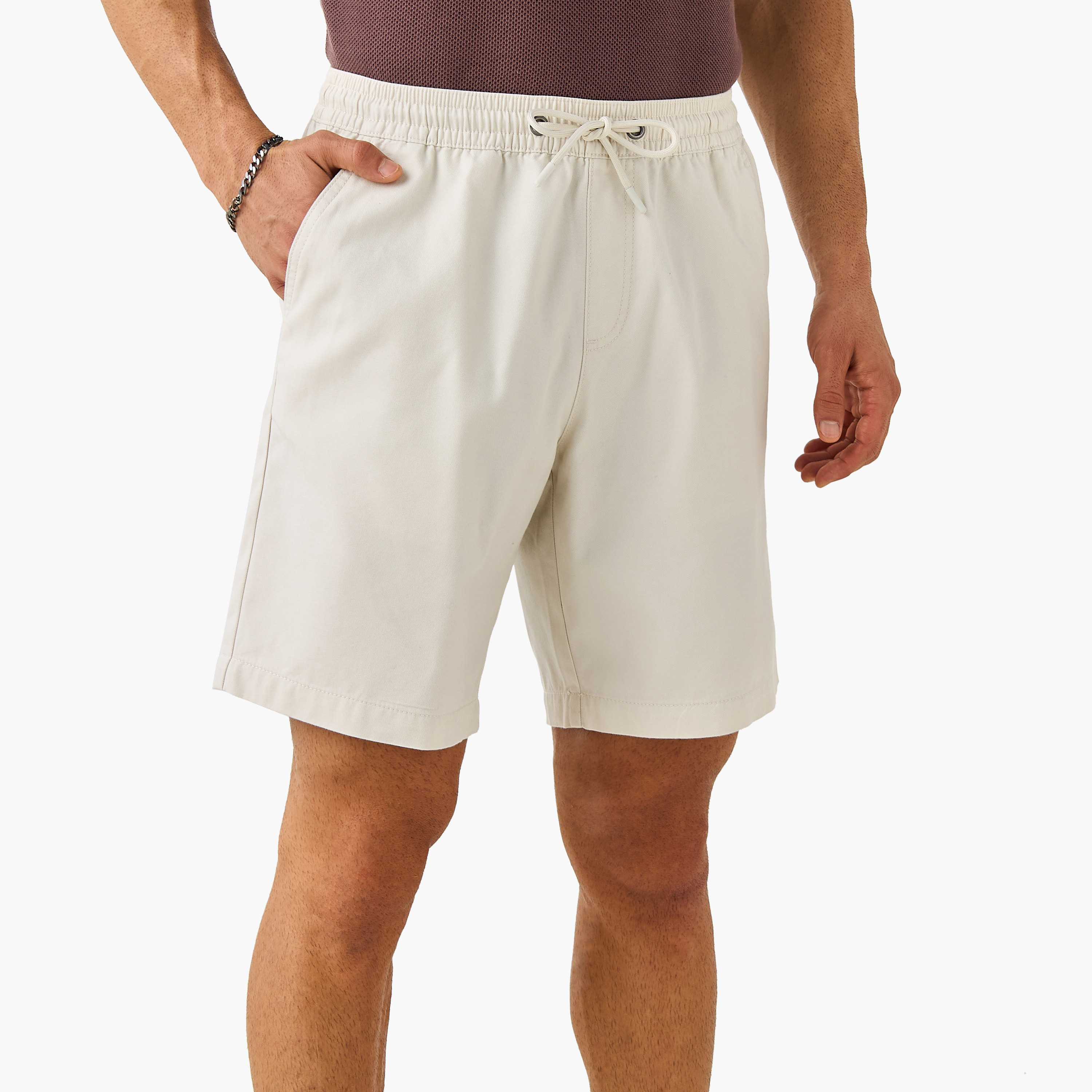 شورت بقصة مريحة وخصر مرن وجيوب-men-clothing-bottoms-shorts-image-1