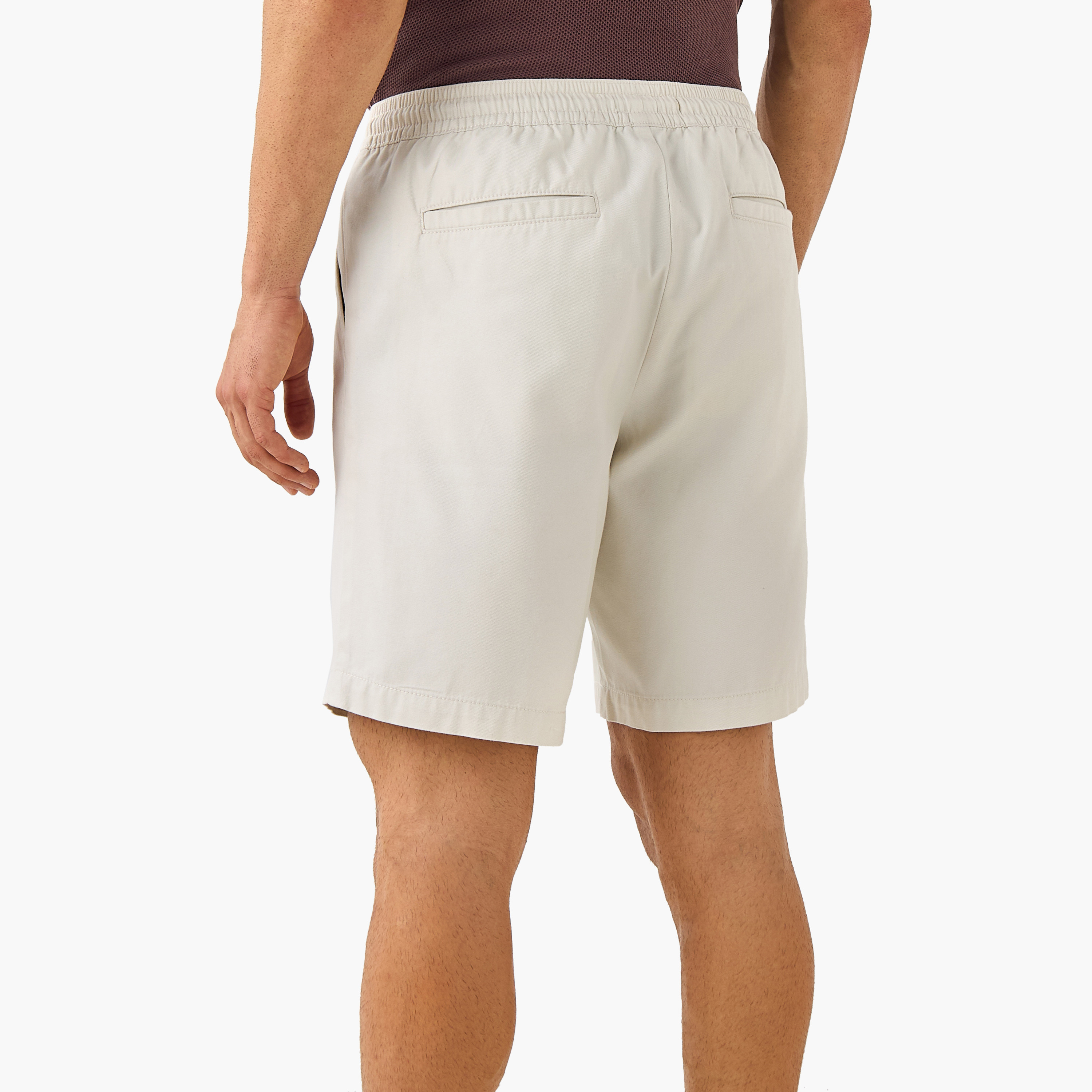 شورت بقصة مريحة وخصر مرن وجيوب-men-clothing-bottoms-shorts-image-3