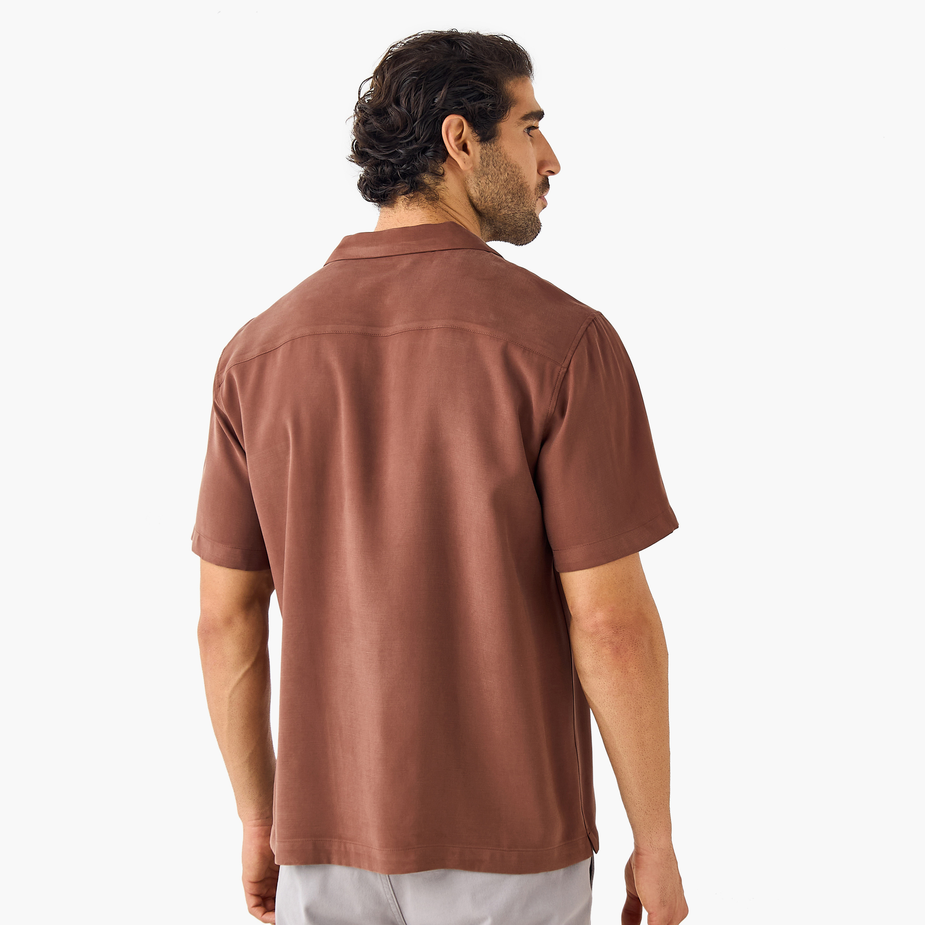 قميص بياقة وقصة مريحة-men-clothing-shirts-image-8