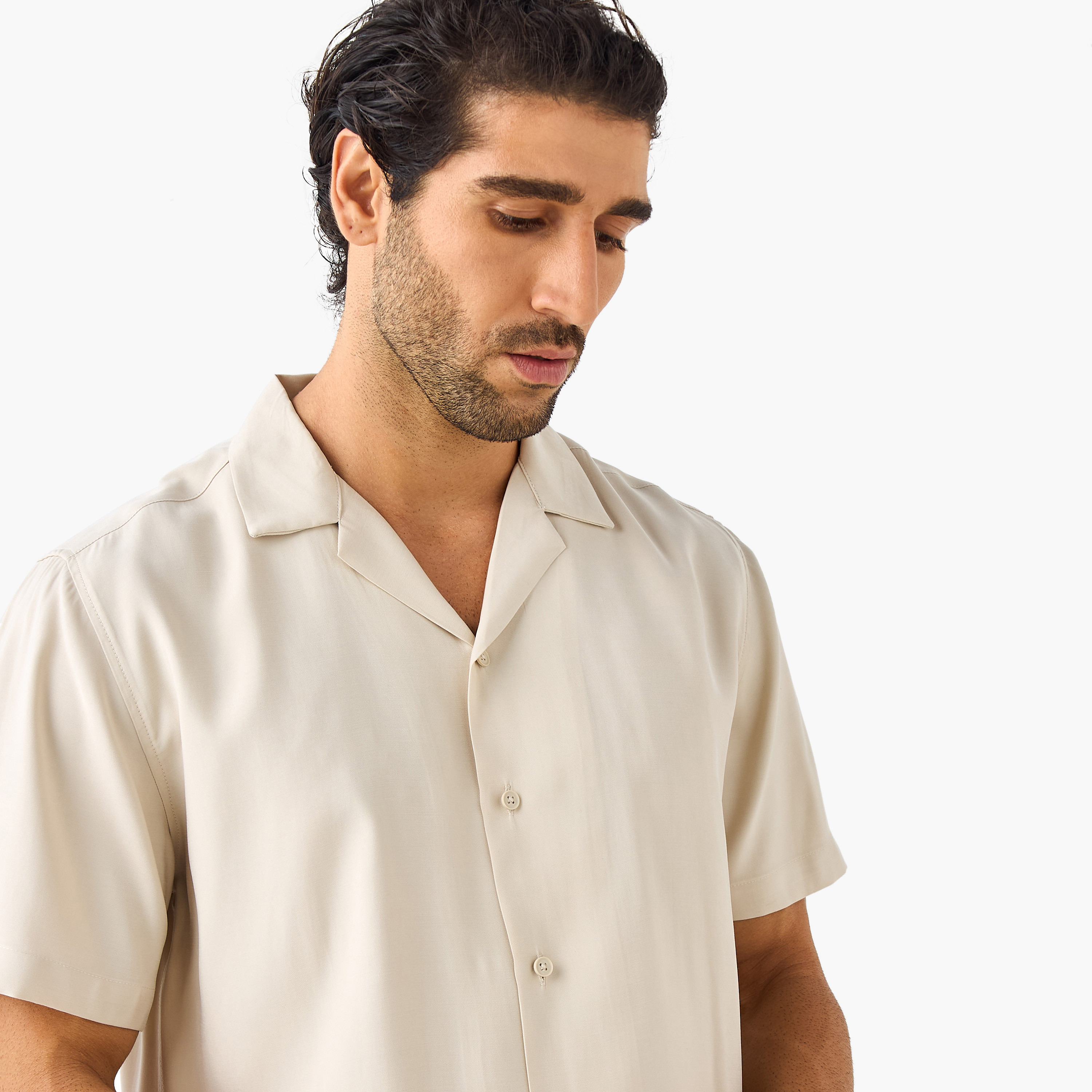 قميص بياقة وقصة مريحة-men-clothing-shirts-image-4