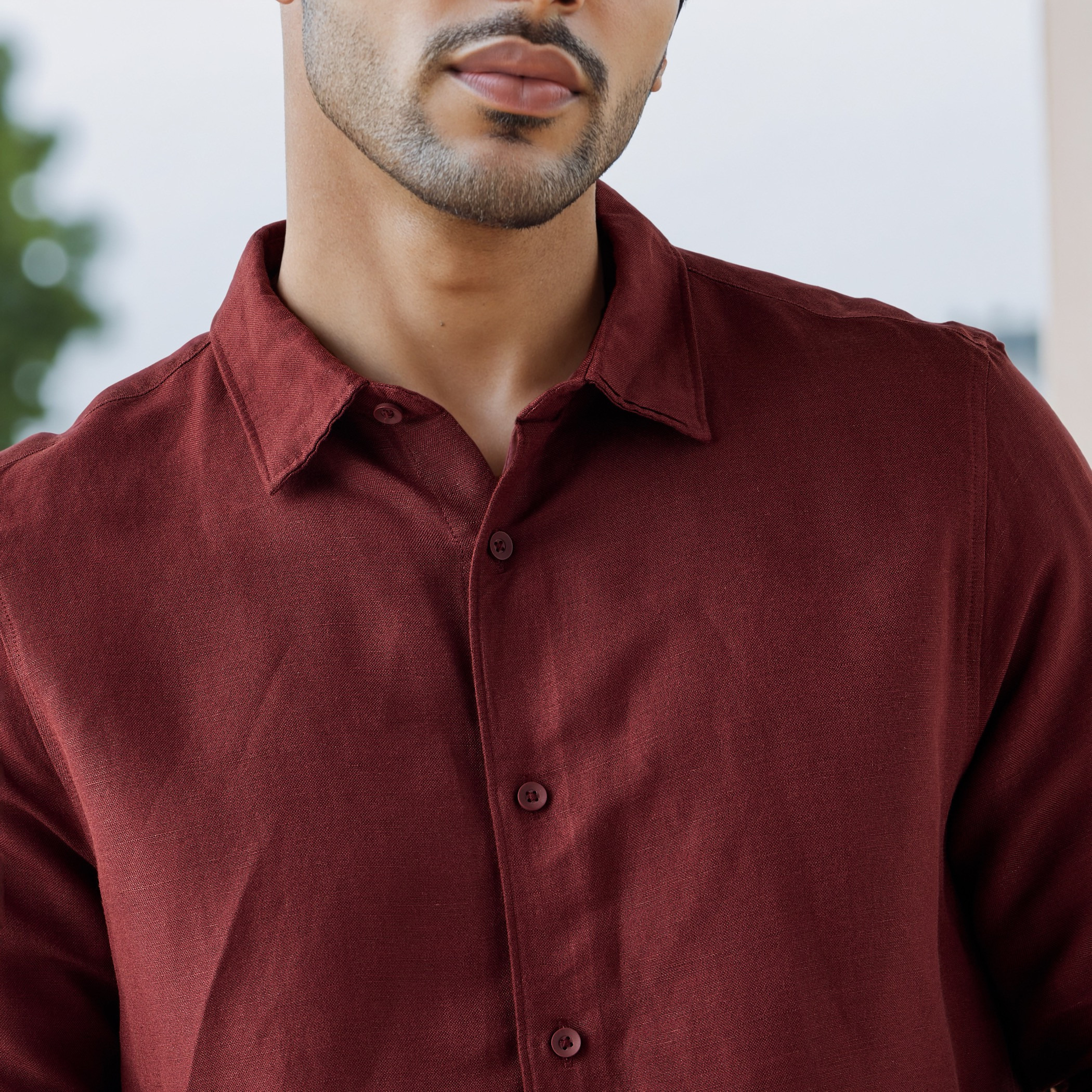 قميص من مزيج الكتان بقصة عادية-men-clothing-shirts-image-4
