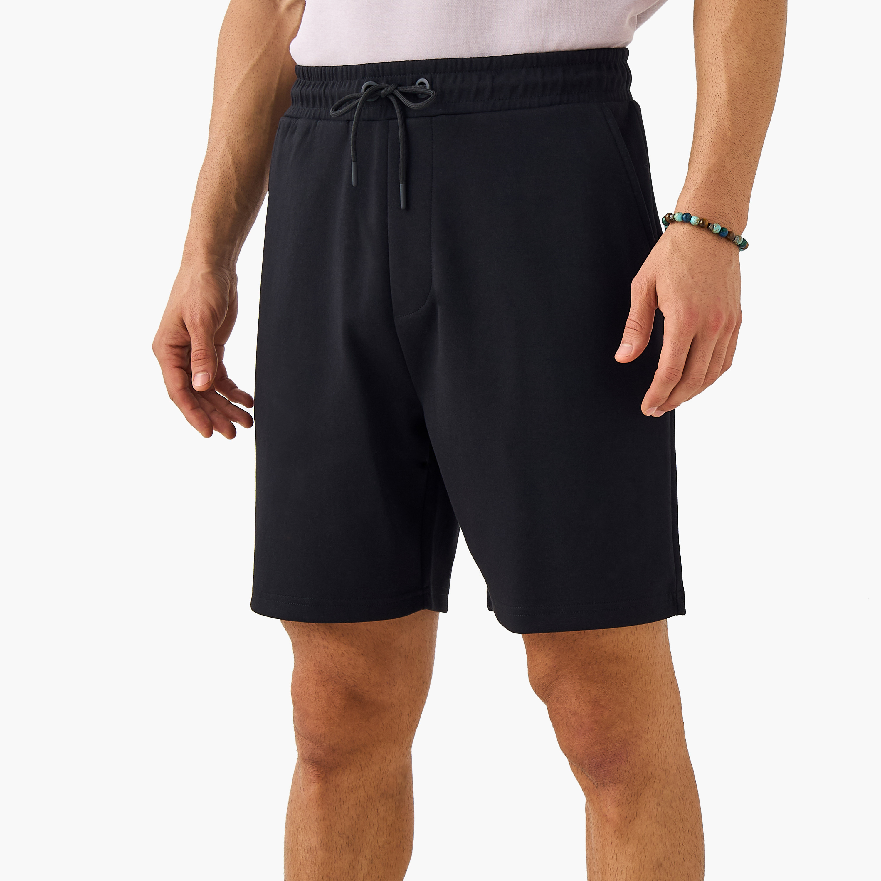 شورت سكوبا بقصّة عادية بخصر مطاطي وجيوب-men-clothing-bottoms-shorts-image-1