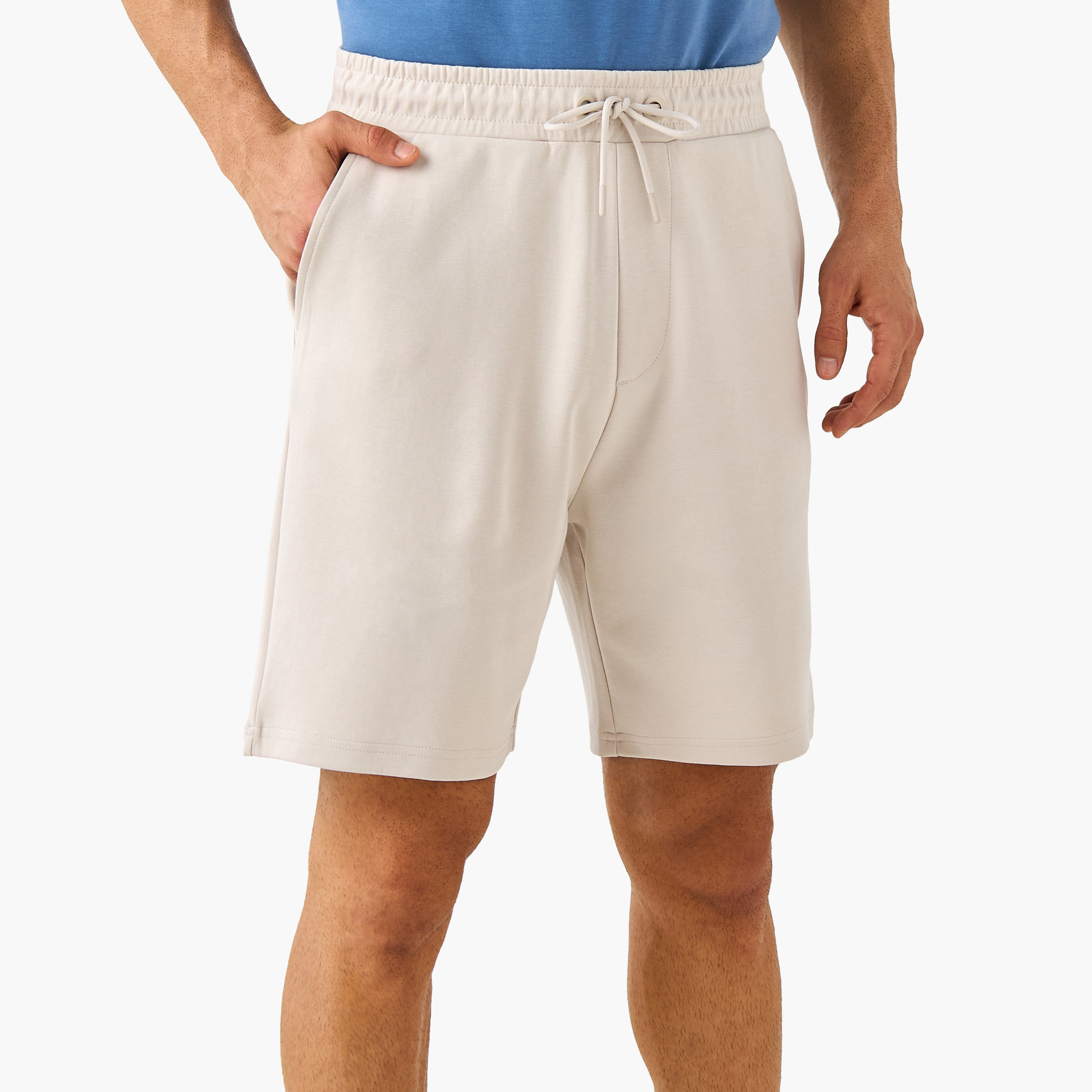 شورت سكوبا بقصّة عادية بخصر مطاطي وجيوب-men-clothing-bottoms-shorts-image-6