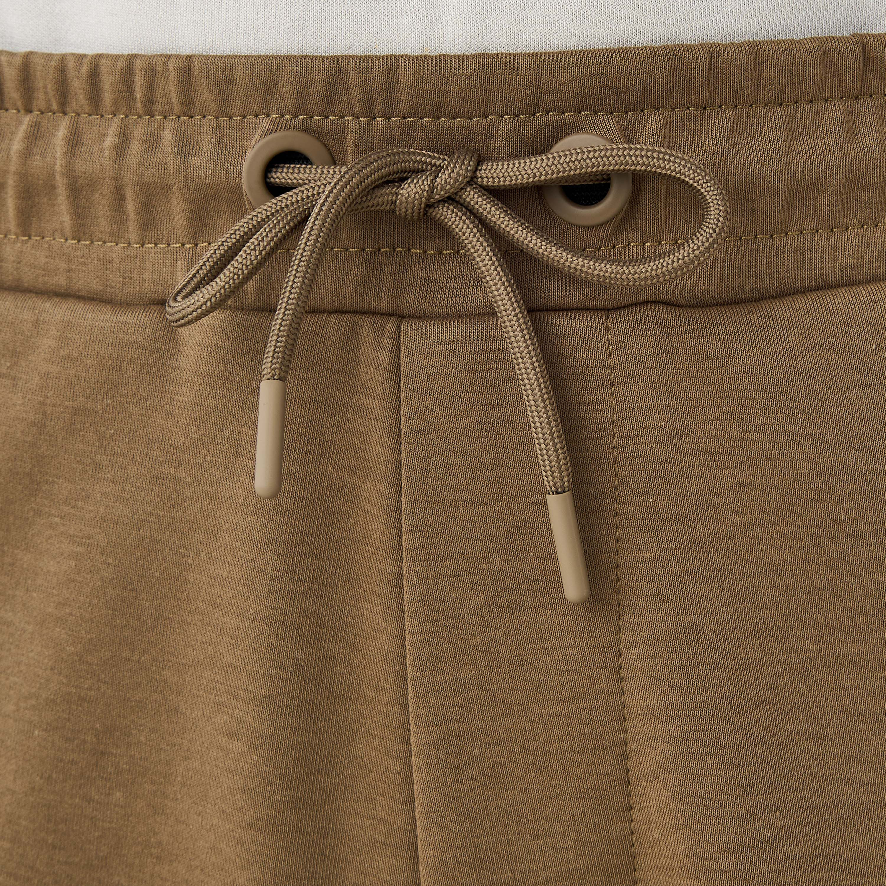 شورت سكوبا بقصّة عادية بخصر مطاطي وجيوب-men-clothing-bottoms-shorts-image-15