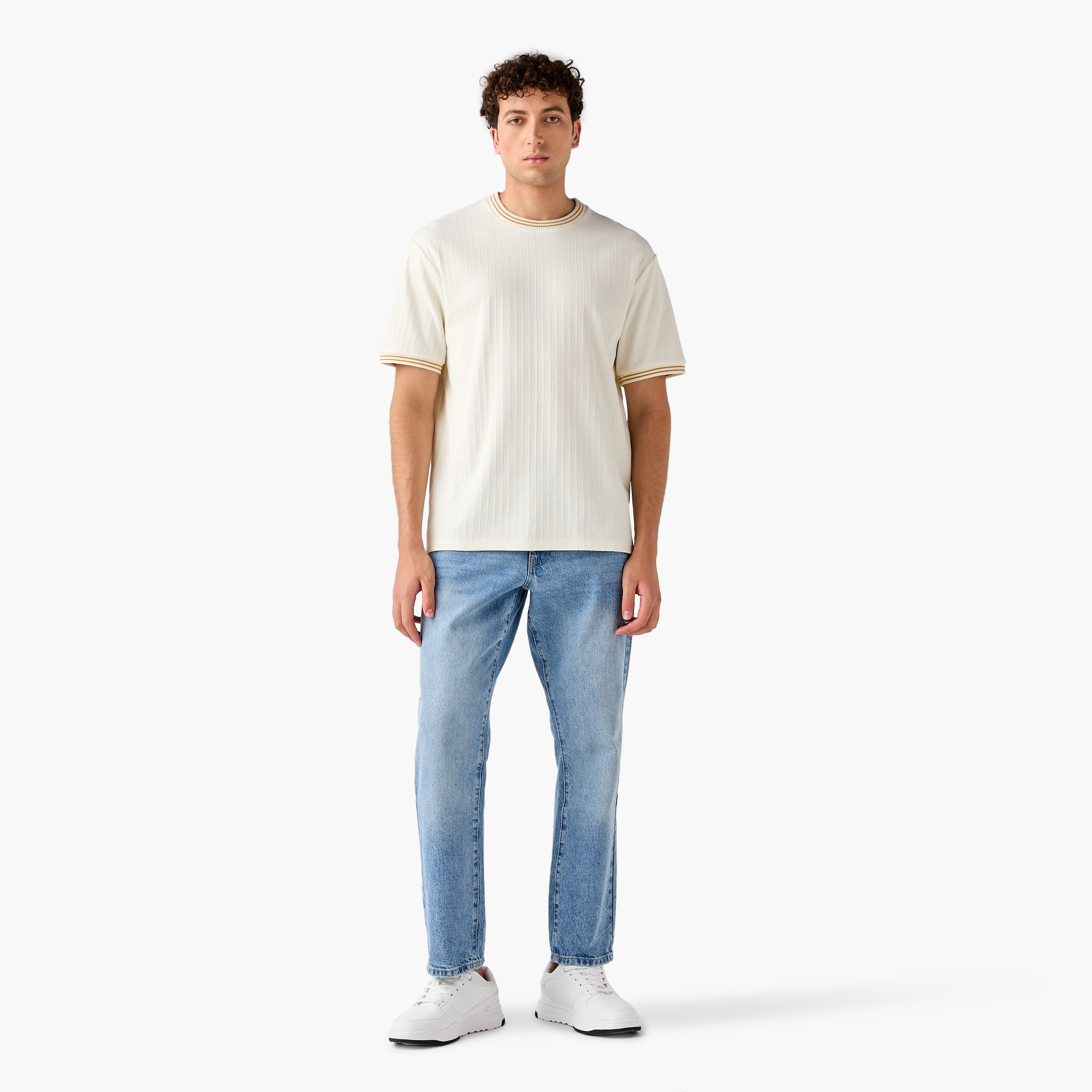 تيشيرت مضلع بياقة ضيقة-men-clothing-tshirtsandpolos-tshirts-image-2