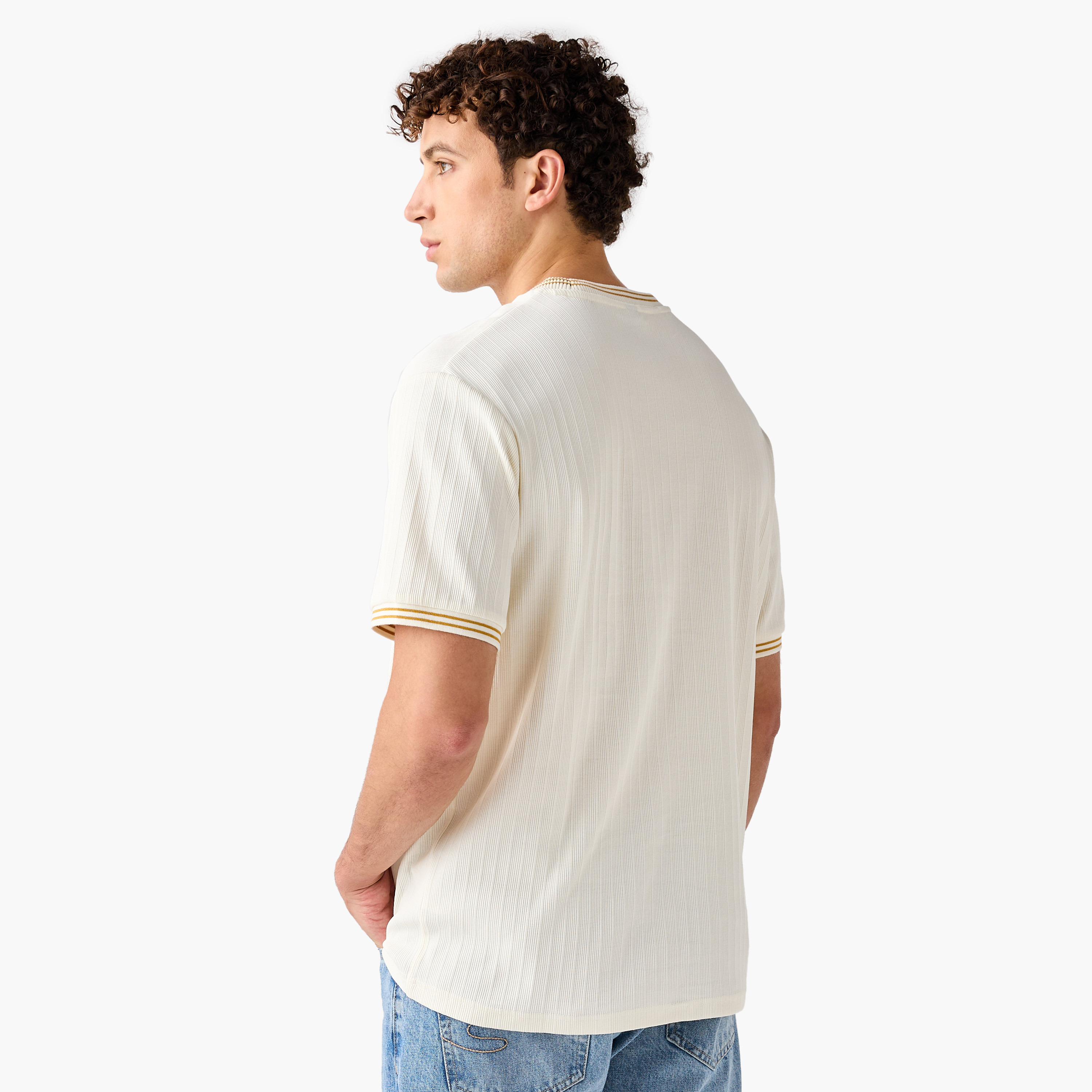 تيشيرت مضلع بياقة ضيقة-men-clothing-tshirtsandpolos-tshirts-image-3