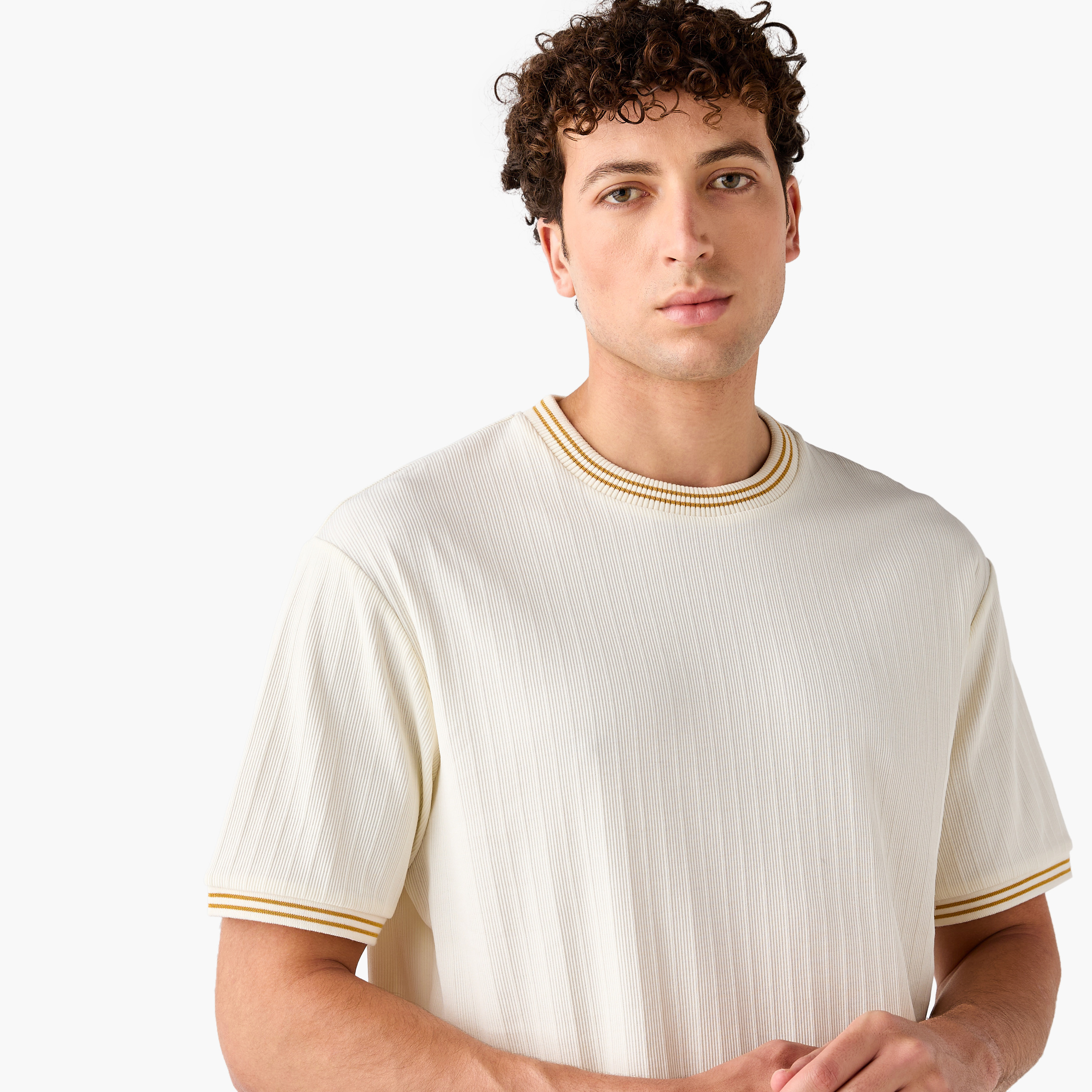 تيشيرت مضلع بياقة ضيقة-men-clothing-tshirtsandpolos-tshirts-image-4