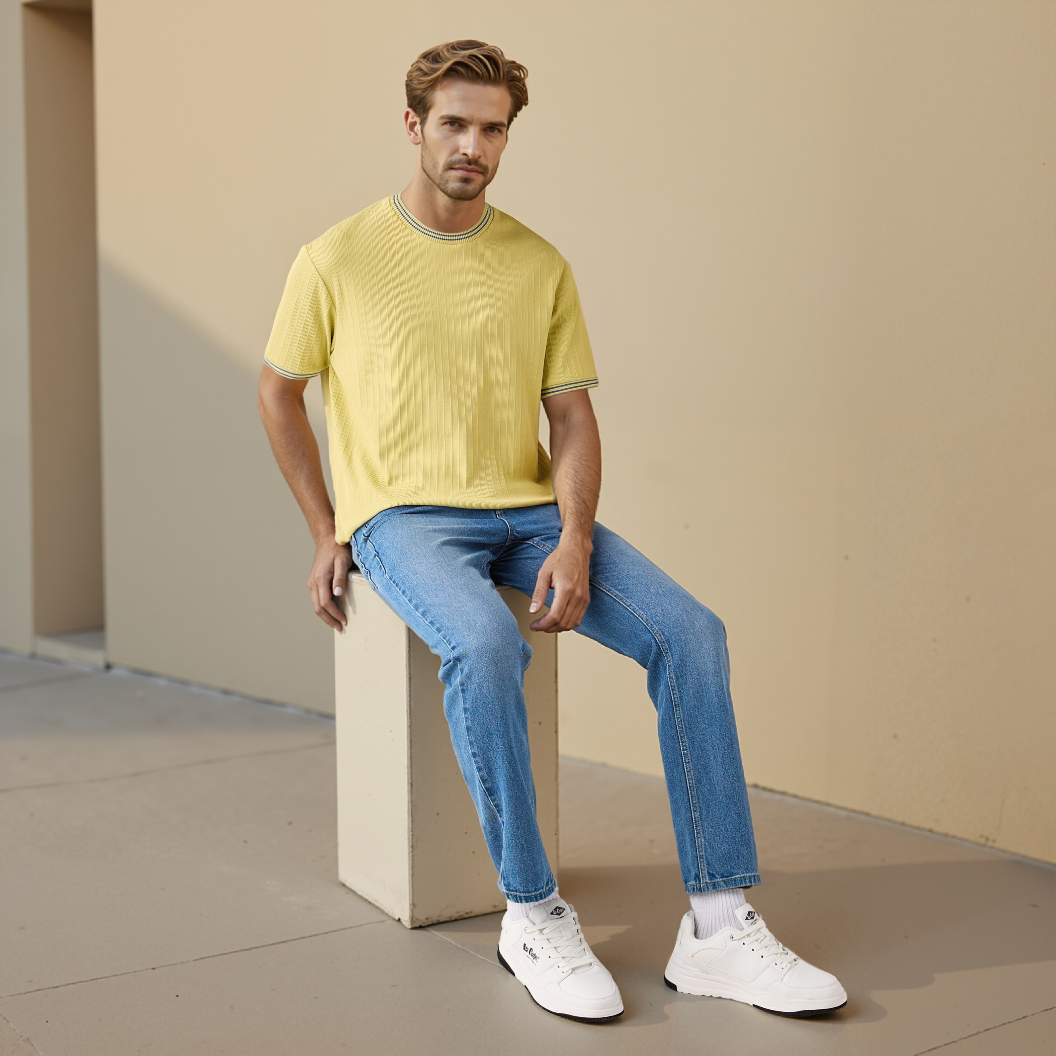 تيشيرت مضلع بياقة ضيقة-men-clothing-tshirtsandpolos-tshirts-image-2