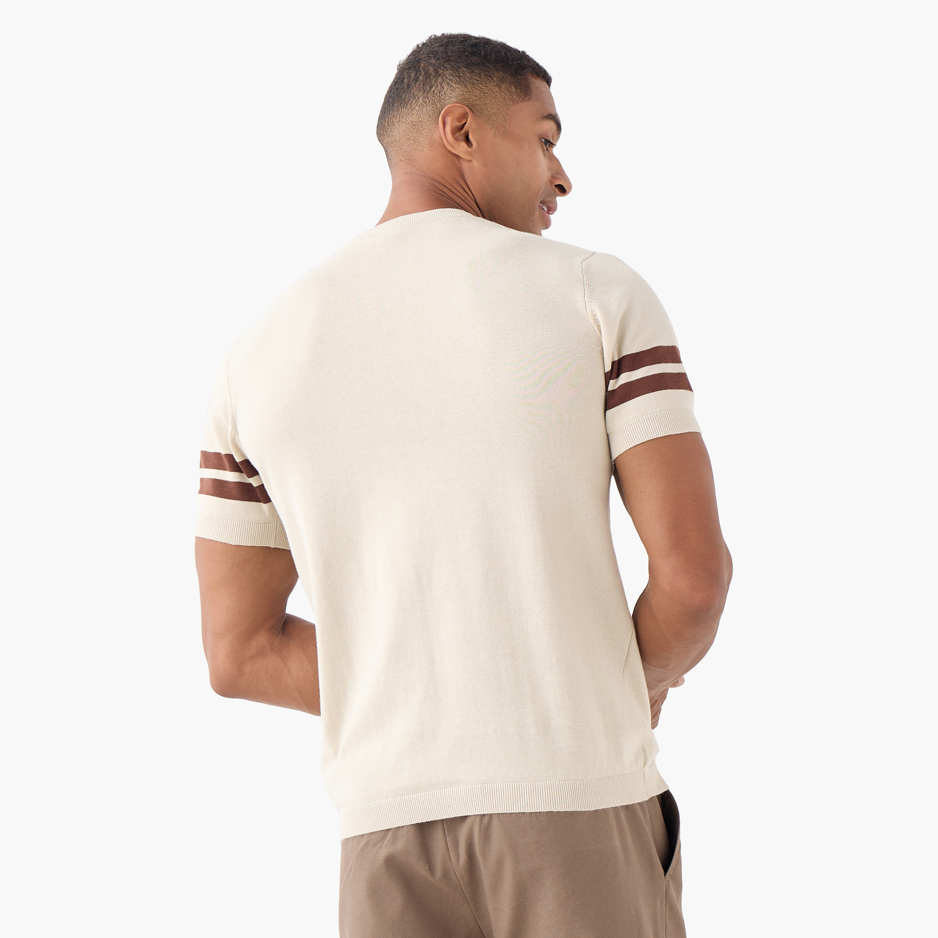 تيشيرت مقلّم بياقة ضيقة-men-clothing-tshirtsandpolos-tshirts-image-8