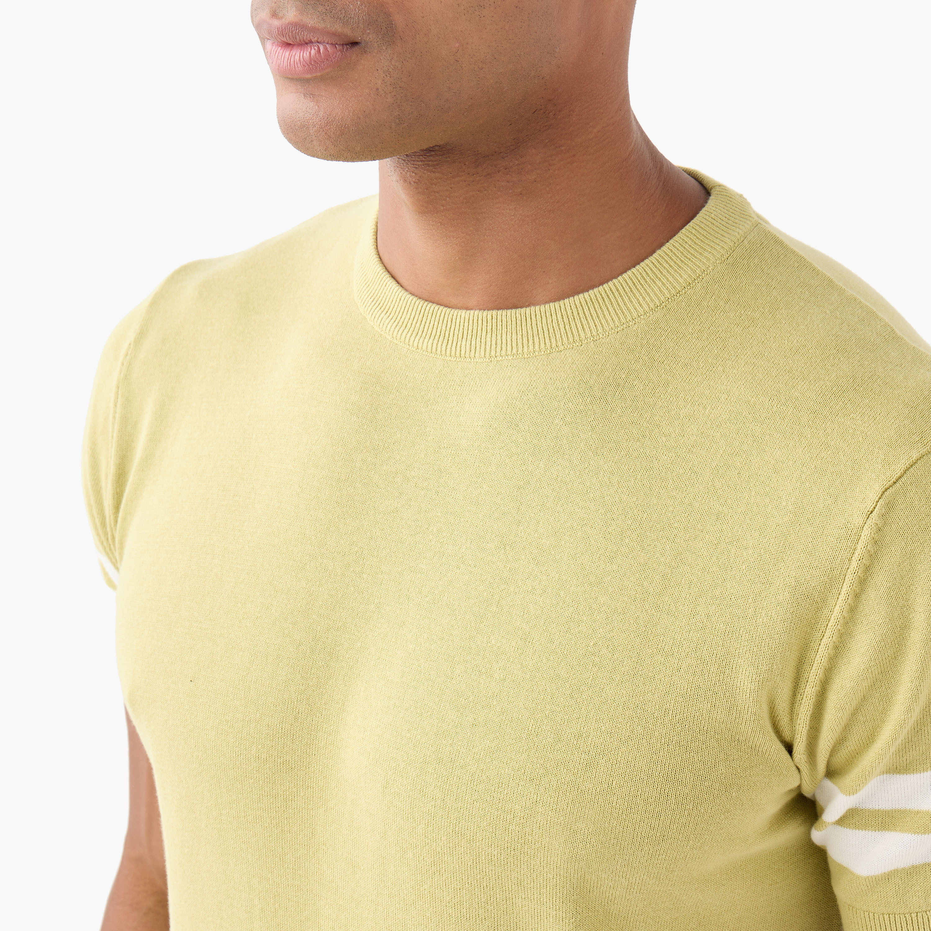 تيشيرت مقلّم بياقة ضيقة-men-clothing-tshirtsandpolos-tshirts-image-19