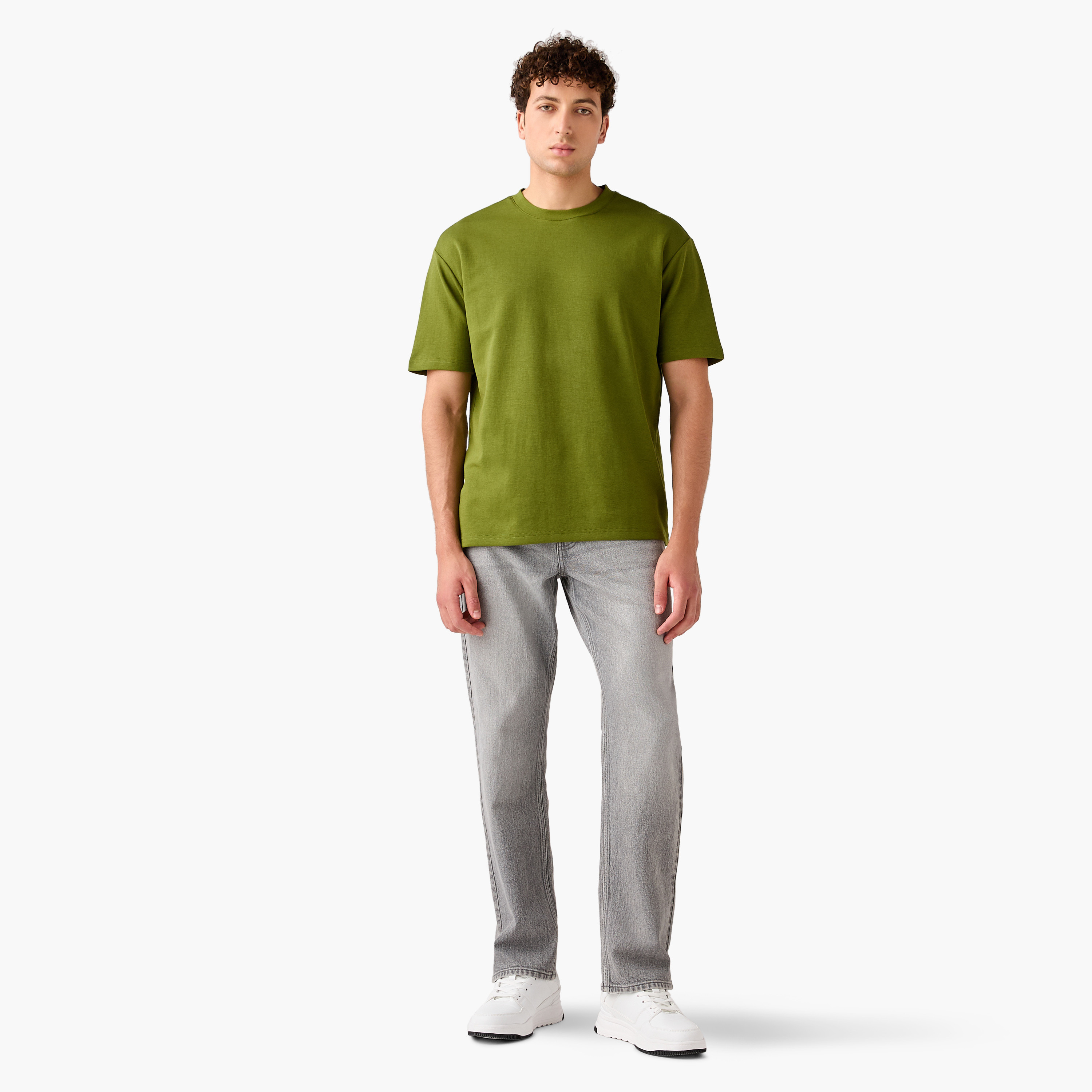 تيشيرت بياقة ضيقة وقصة مريحة-men-clothing-tshirtsandpolos-tshirts-image-12