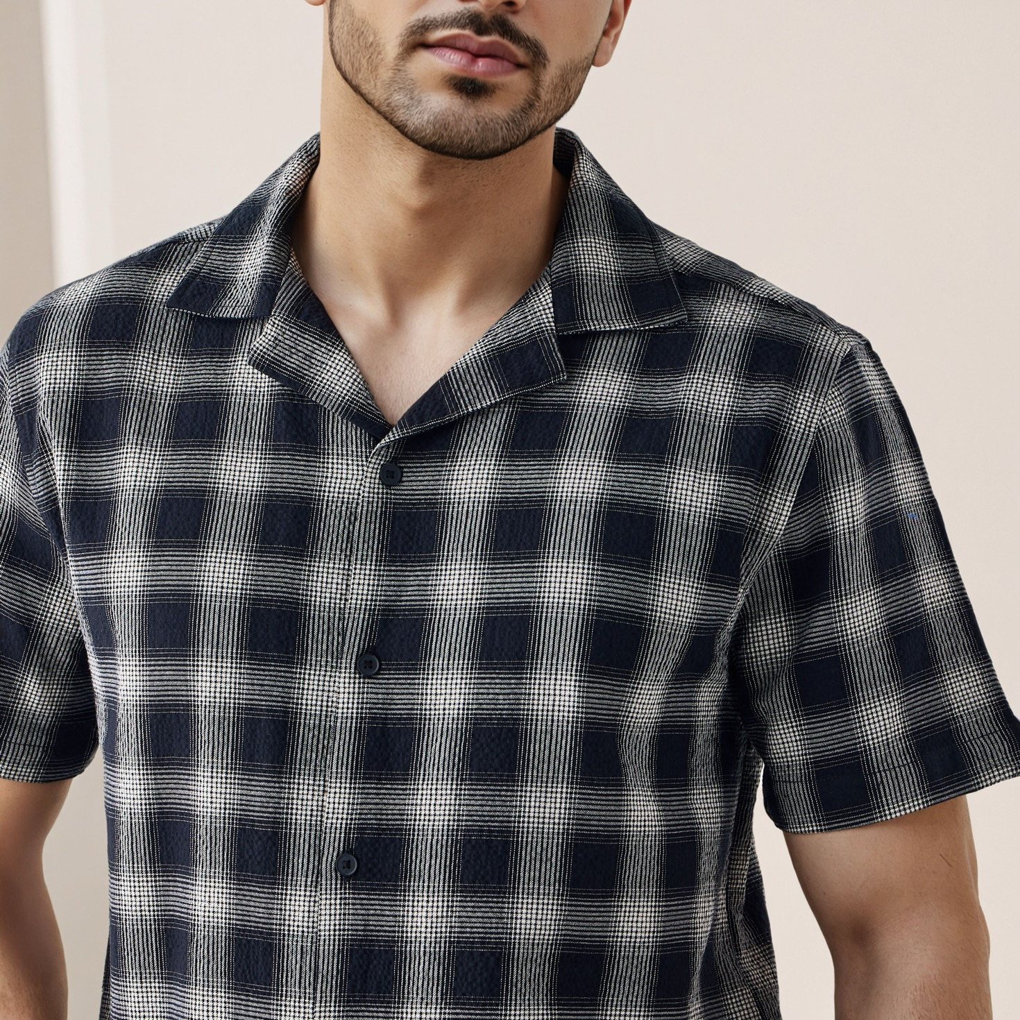 قميص ريزورت سيرساكر بقصة عادية وطبعات مربعات-men-clothing-shirts-image-4