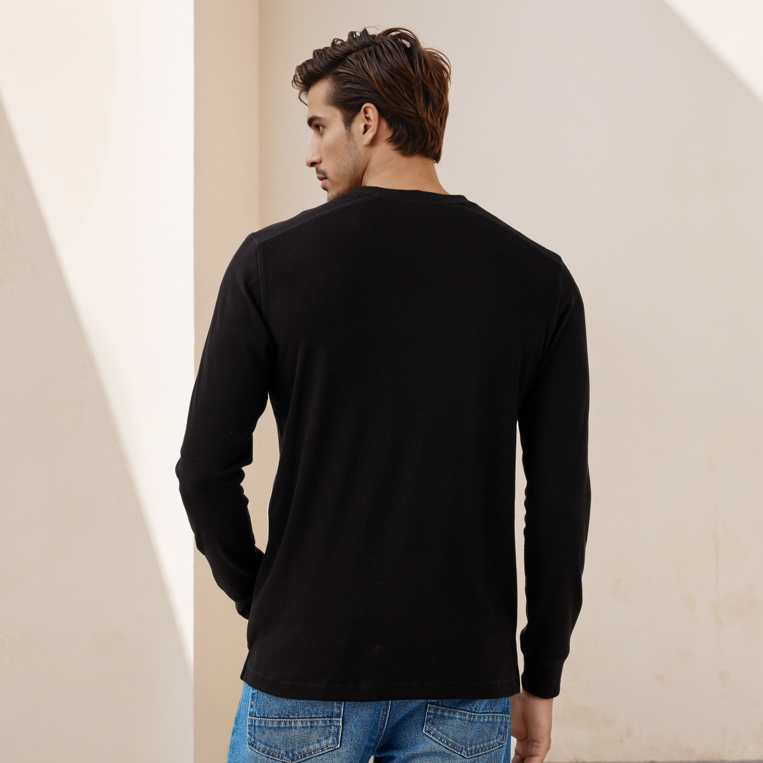تيشيرت بارز الملمس بقصّة عادية-men-clothing-tshirtsandpolos-tshirts-image-3