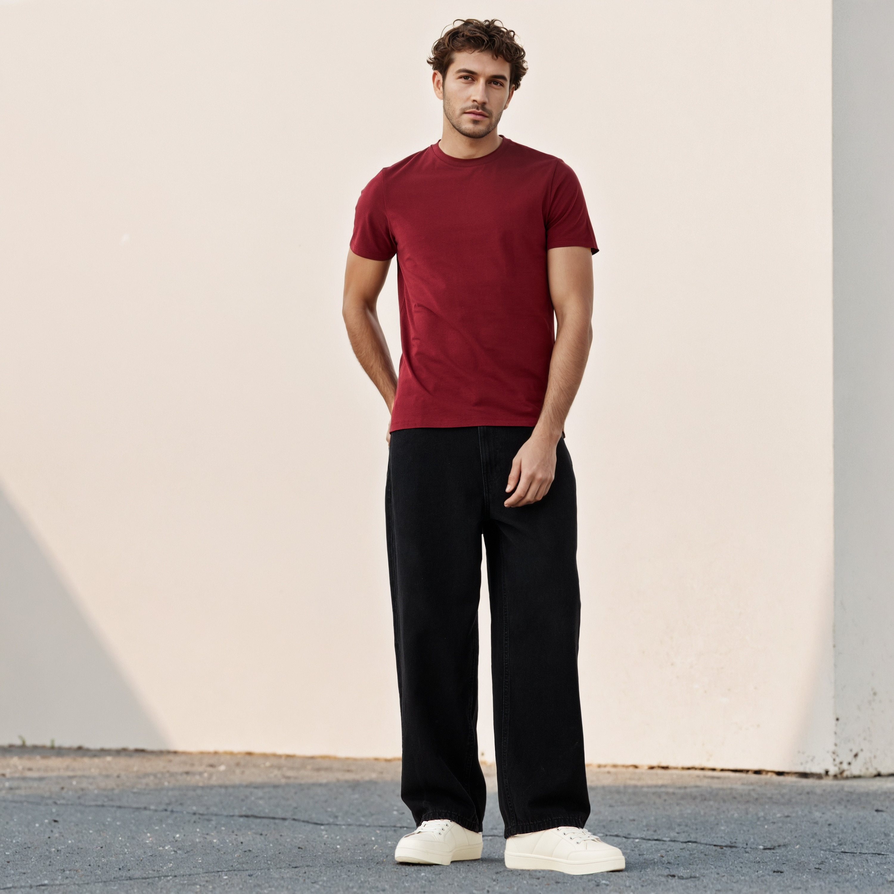 تيشيرت بياقة ضيقة وقصة عادية-men-clothing-tshirtsandpolos-tshirts-image-2