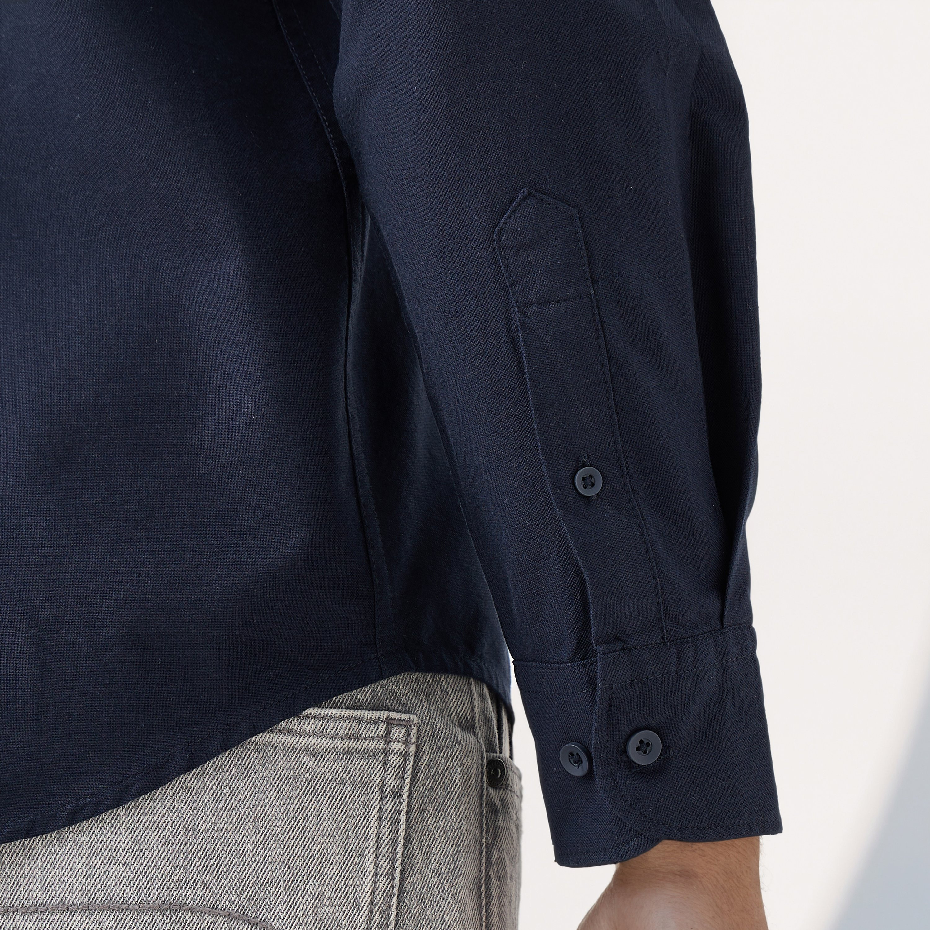 قميص بارز الملمس بياقة وأزرار وأكمام طويلة للرجال-men-clothing-shirts-image-5
