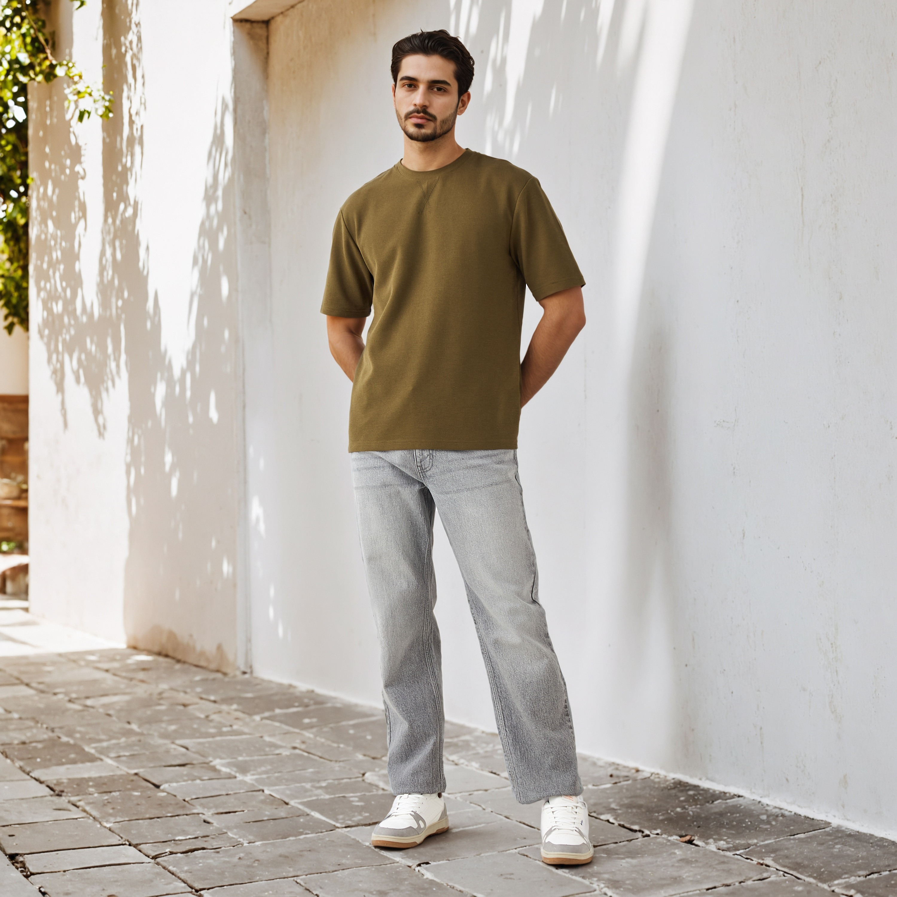 تيشيرت بارز الملمس بقصّة مريحة-men-clothing-tshirtsandpolos-tshirts-image-2