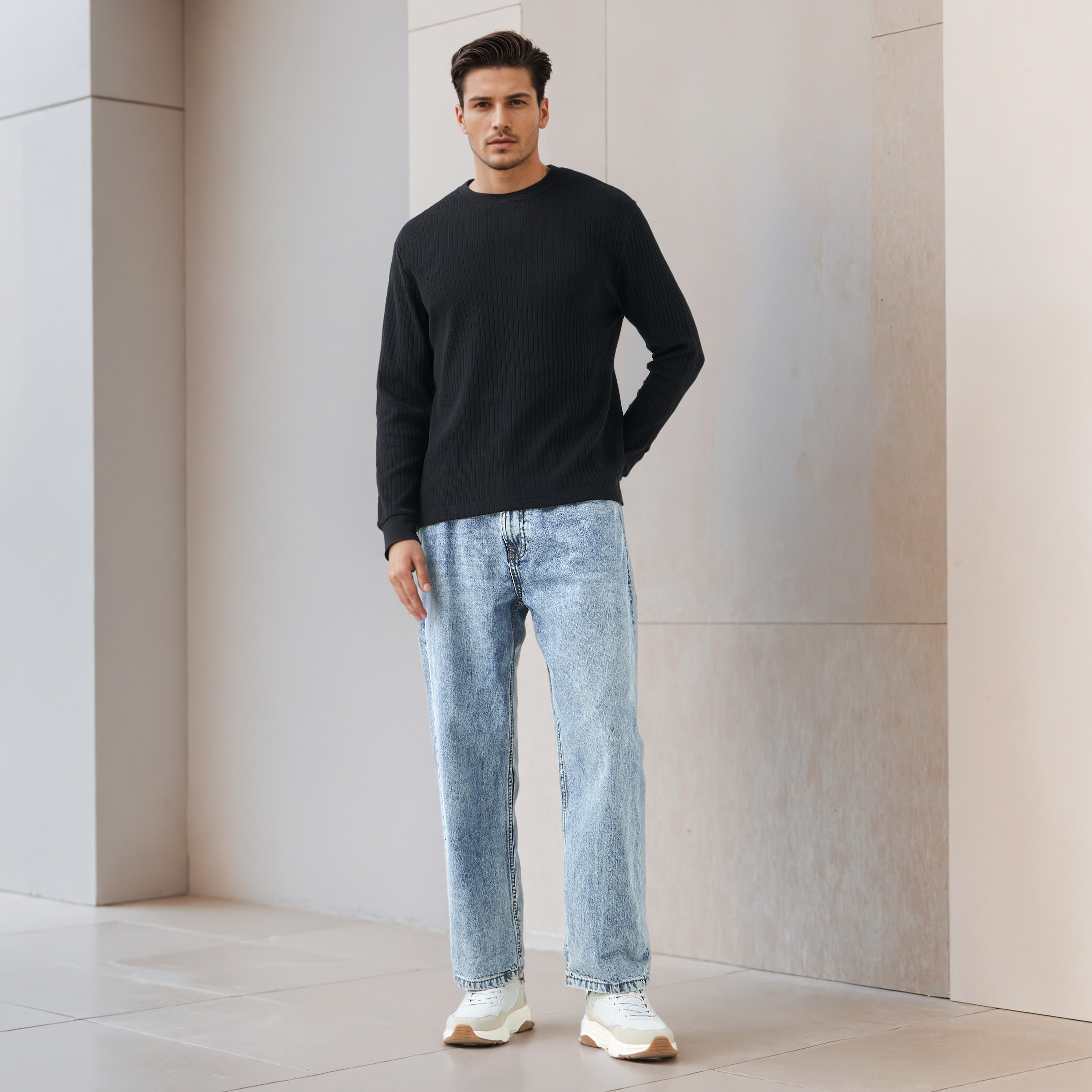 تيشيرت رجالي مضلع بأكمام طويلة وقصة عادية وياقة ضيقة-men-clothing-tshirtsandpolos-tshirts-image-2