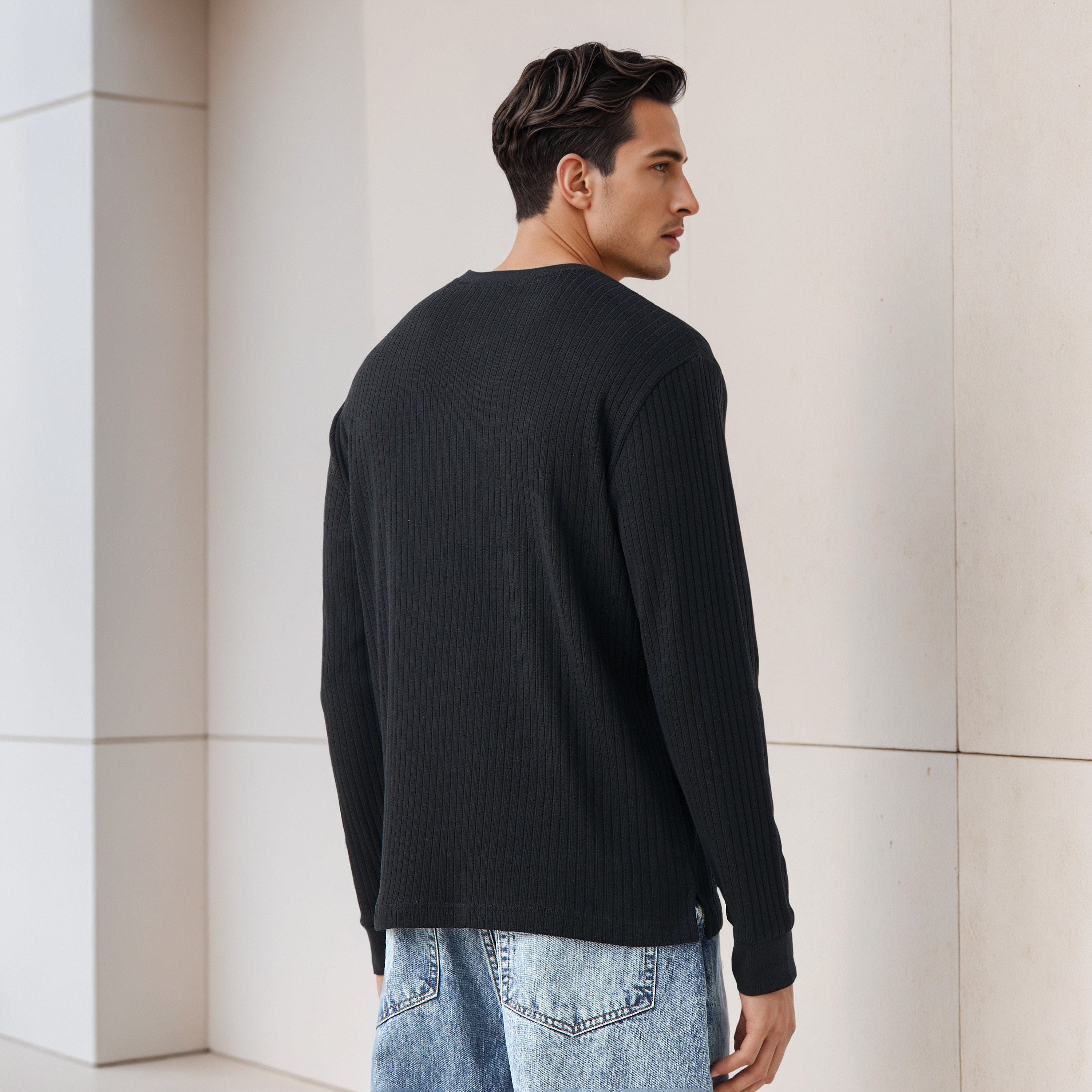 تيشيرت رجالي مضلع بأكمام طويلة وقصة عادية وياقة ضيقة-men-clothing-tshirtsandpolos-tshirts-image-3