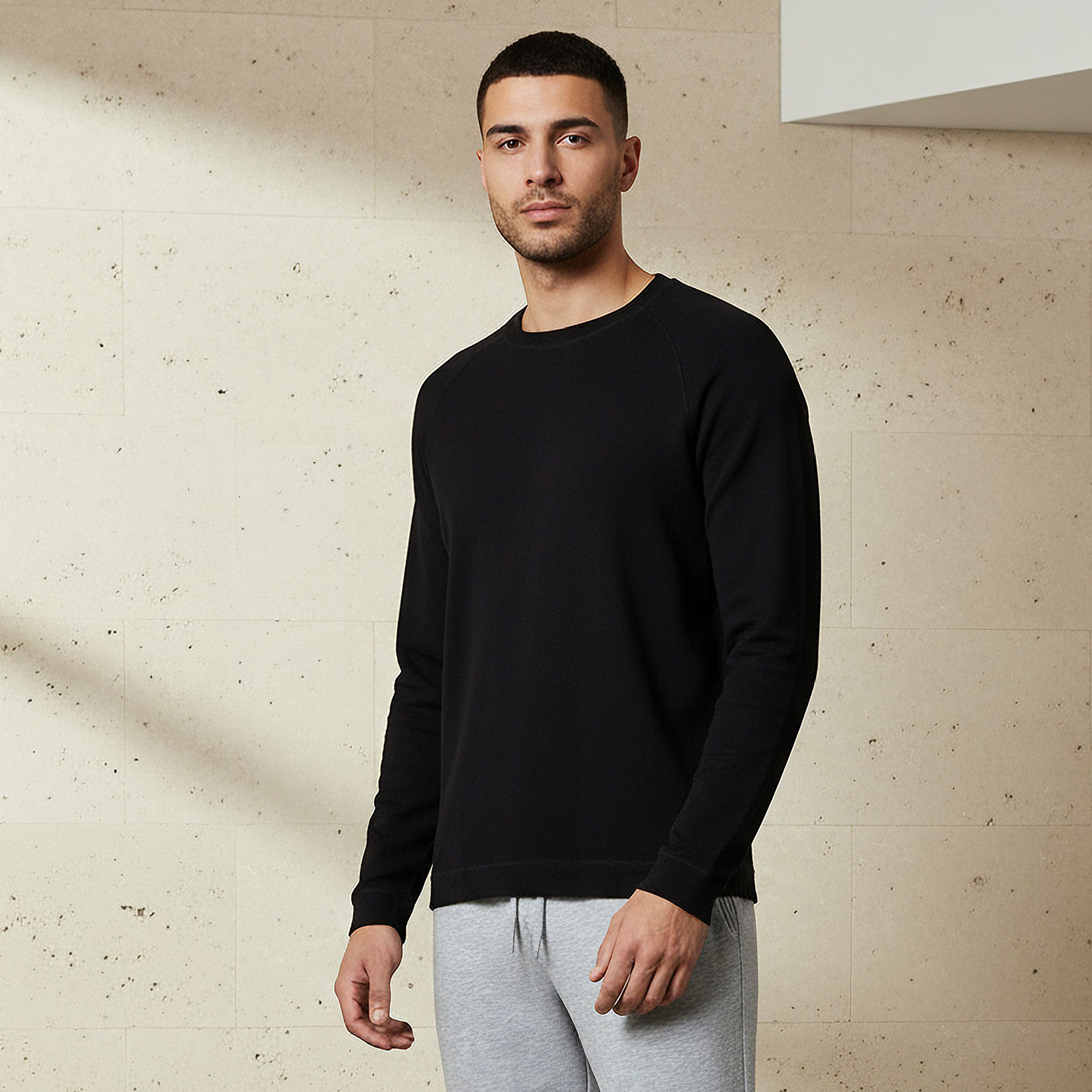 تيشيرت بقصة عادية وياقة ضيقة وأكمام طويلة وملمس بارز للرجال-men-clothing-tshirtsandpolos-tshirts-image-1