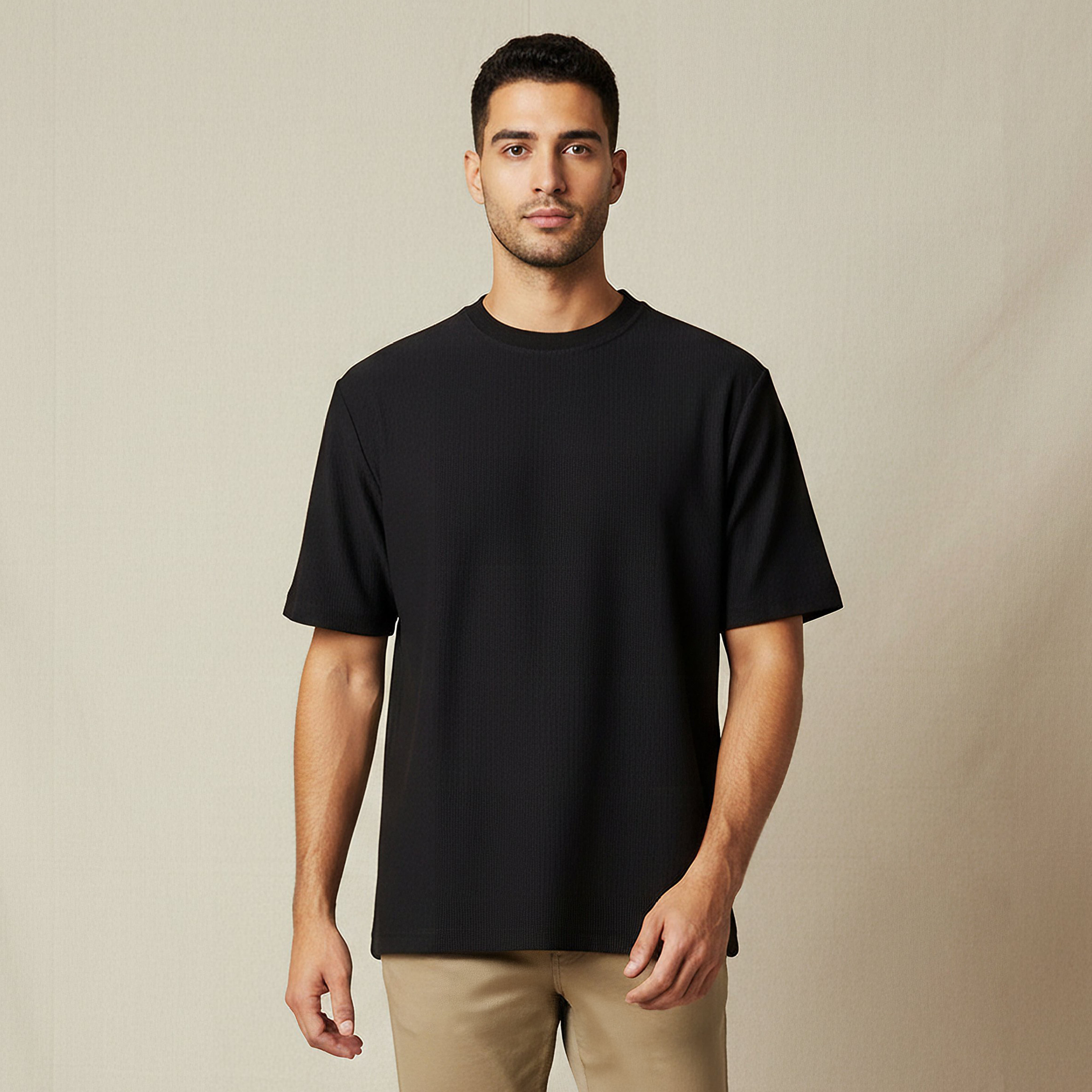 تيشيرت بقصة عادية وياقة ضيقة وأكمام قصيرة للرجال-men-clothing-tshirtsandpolos-tshirts-image-1