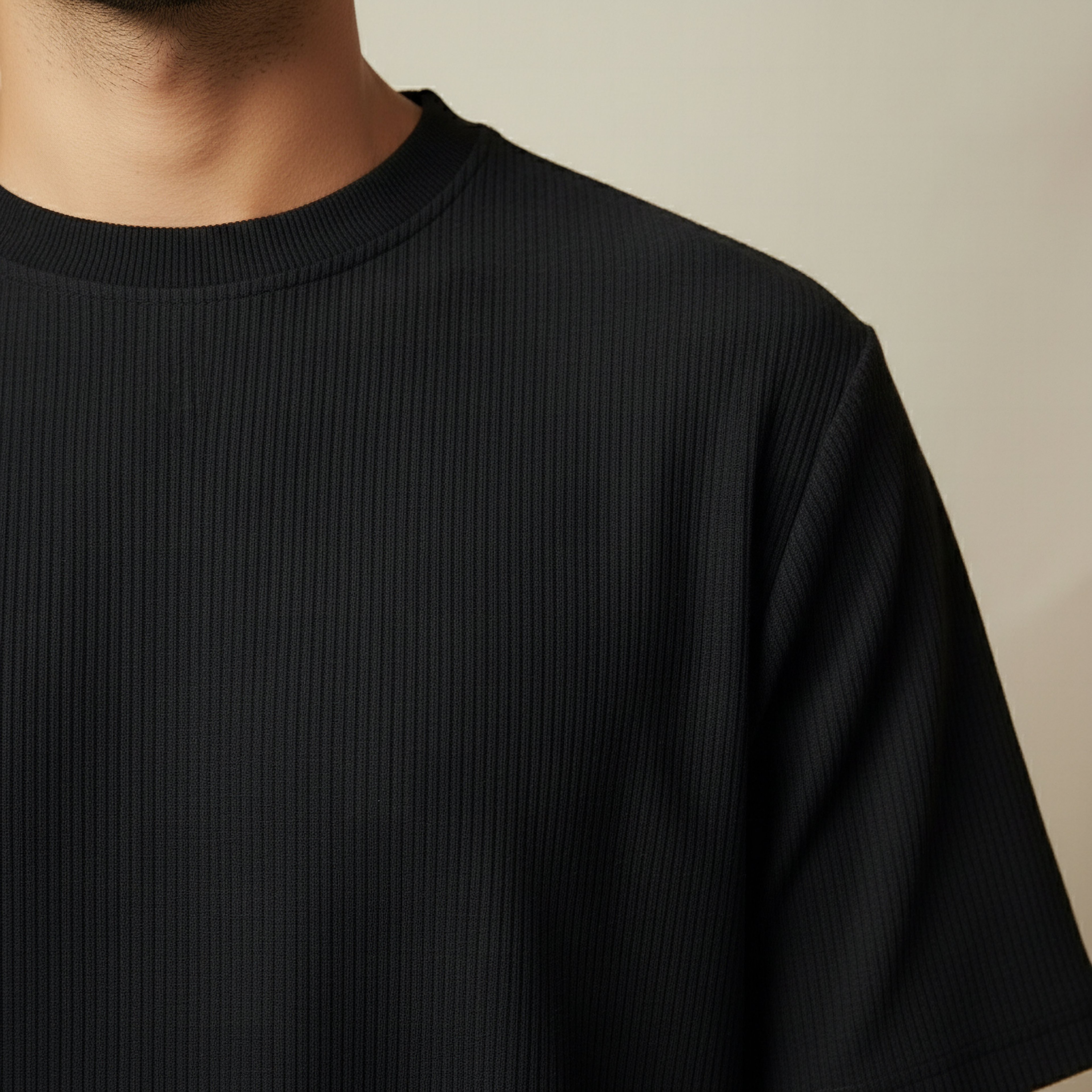 تيشيرت بقصة عادية وياقة ضيقة وأكمام قصيرة للرجال-men-clothing-tshirtsandpolos-tshirts-image-4