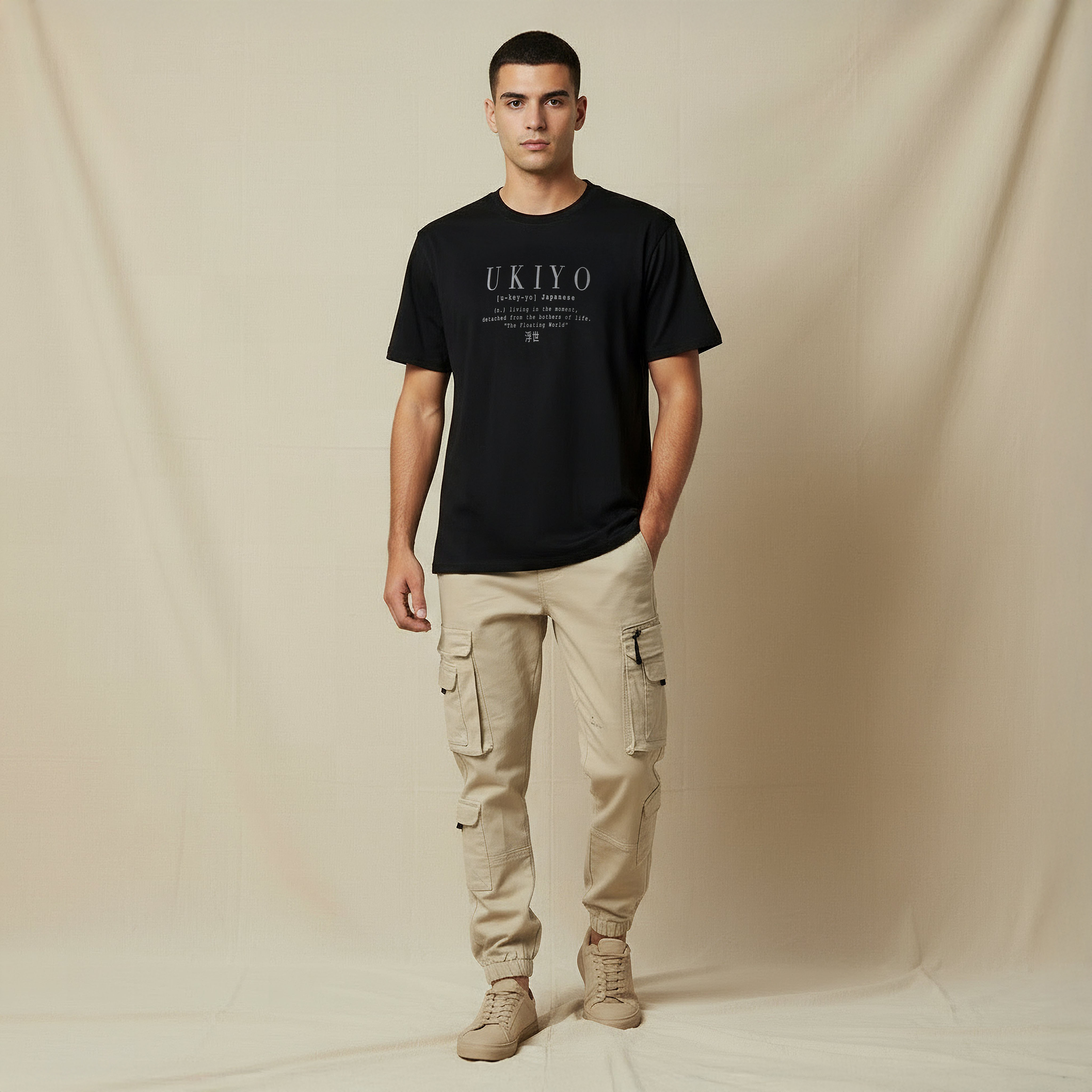 تيشيرت رجالي بقصة عادية وطبعات شعار وياقة ضيقة وأكمام قصيرة-men-clothing-tshirtsandpolos-tshirts-image-2