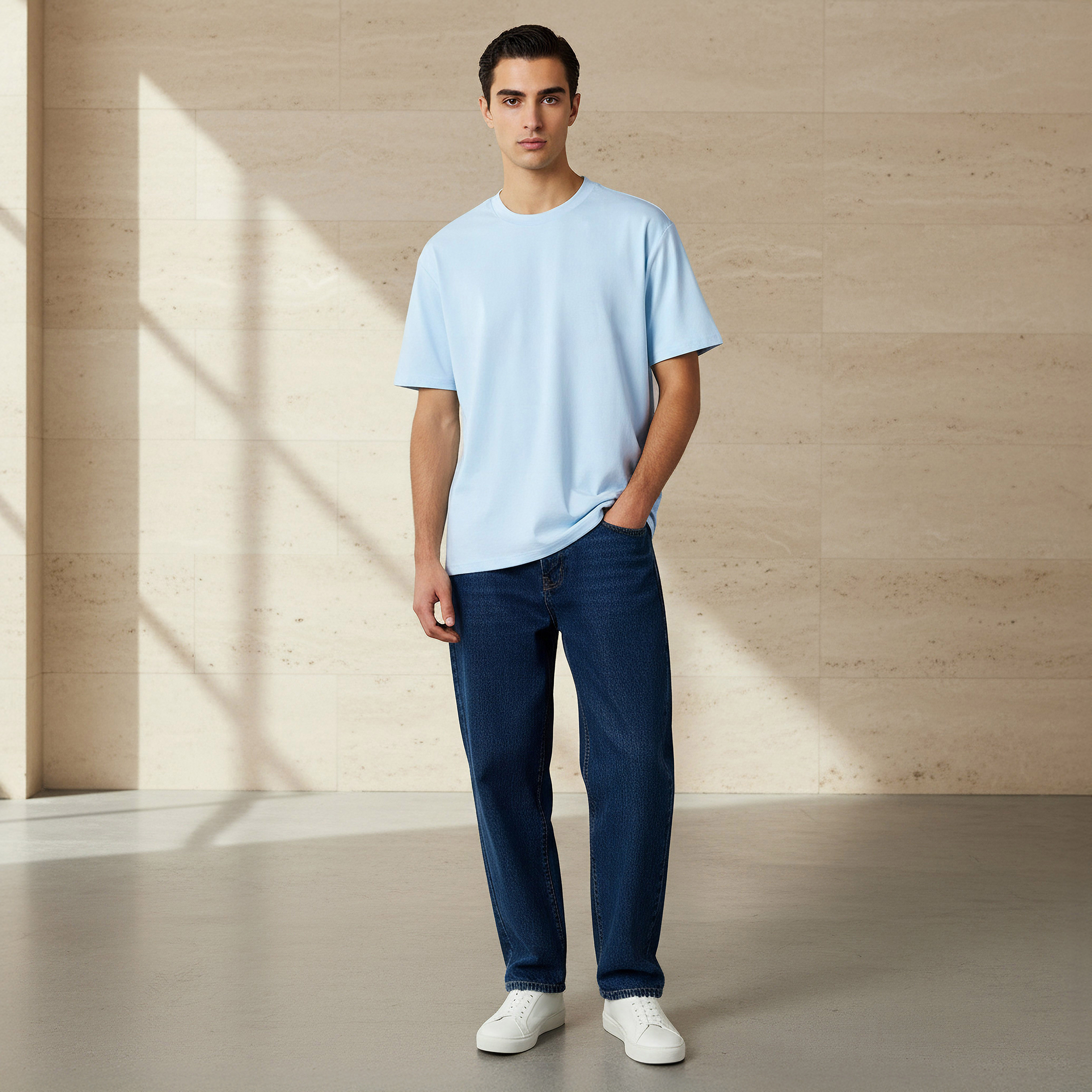 تيشيرت رجالي بقصة مريحة وياقة ضيقة وأكمام قصيرة-men-clothing-tshirtsandpolos-tshirts-image-2