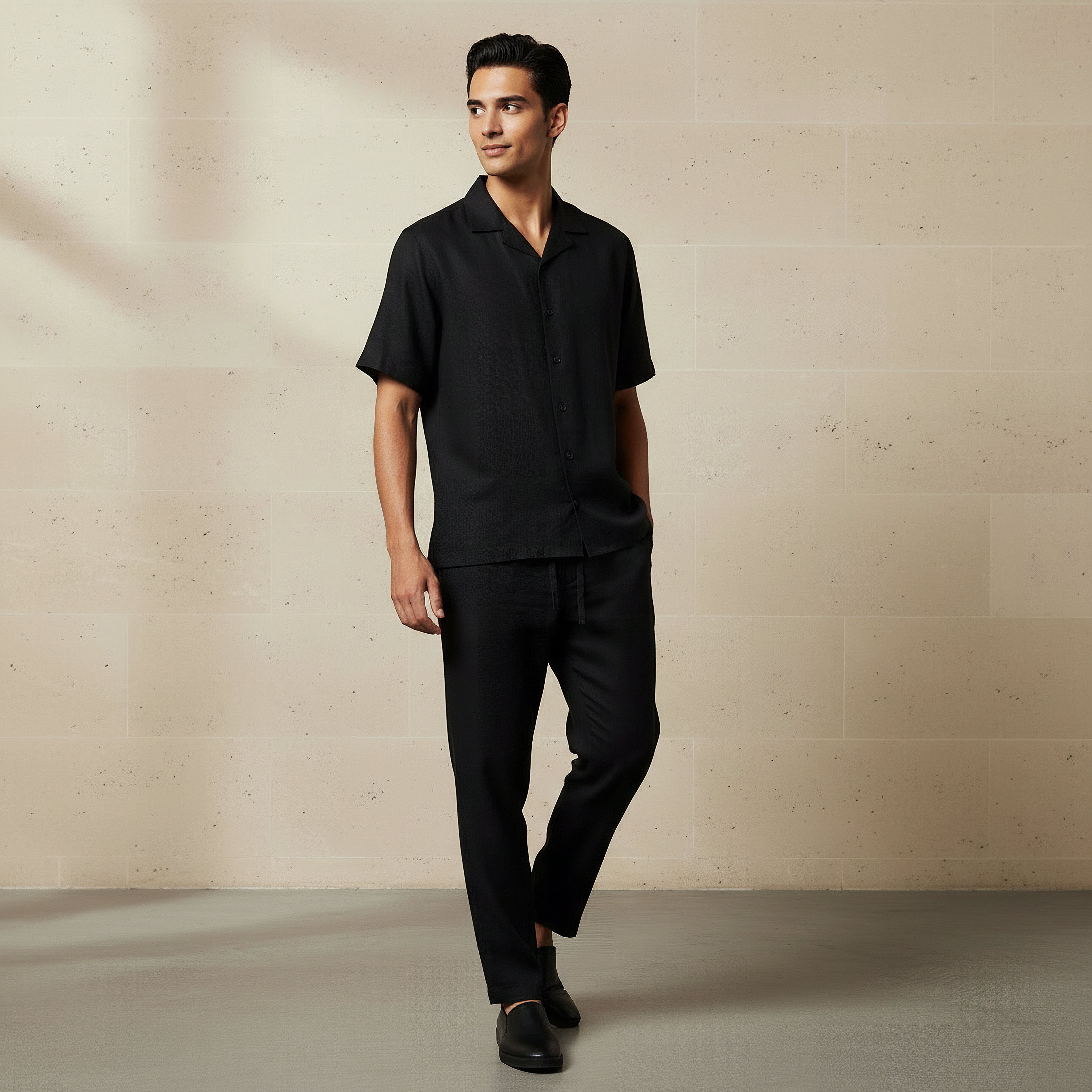 قميص من مزيج الكتان بقصة عادية وياقة كامب وأكمام قصيرة للرجال-men-clothing-shirts-image-3
