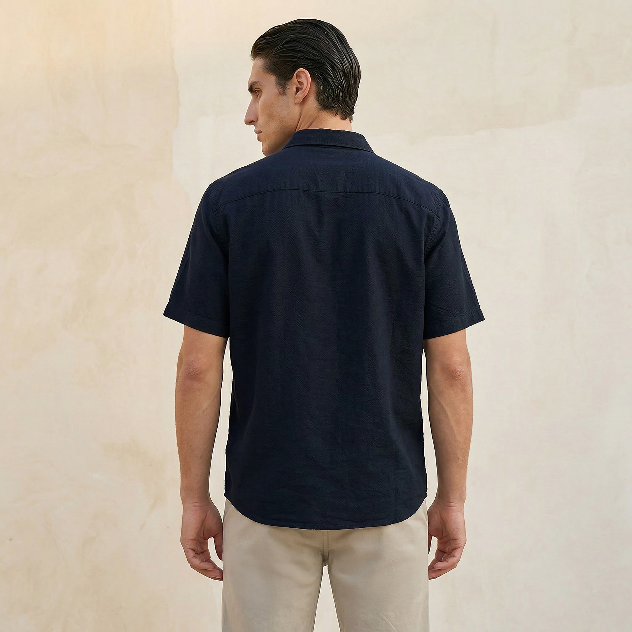 Men Regular Fit Collared Crinkle Textured Short Sleeves Shirt-men-clothing-shirts-image-4