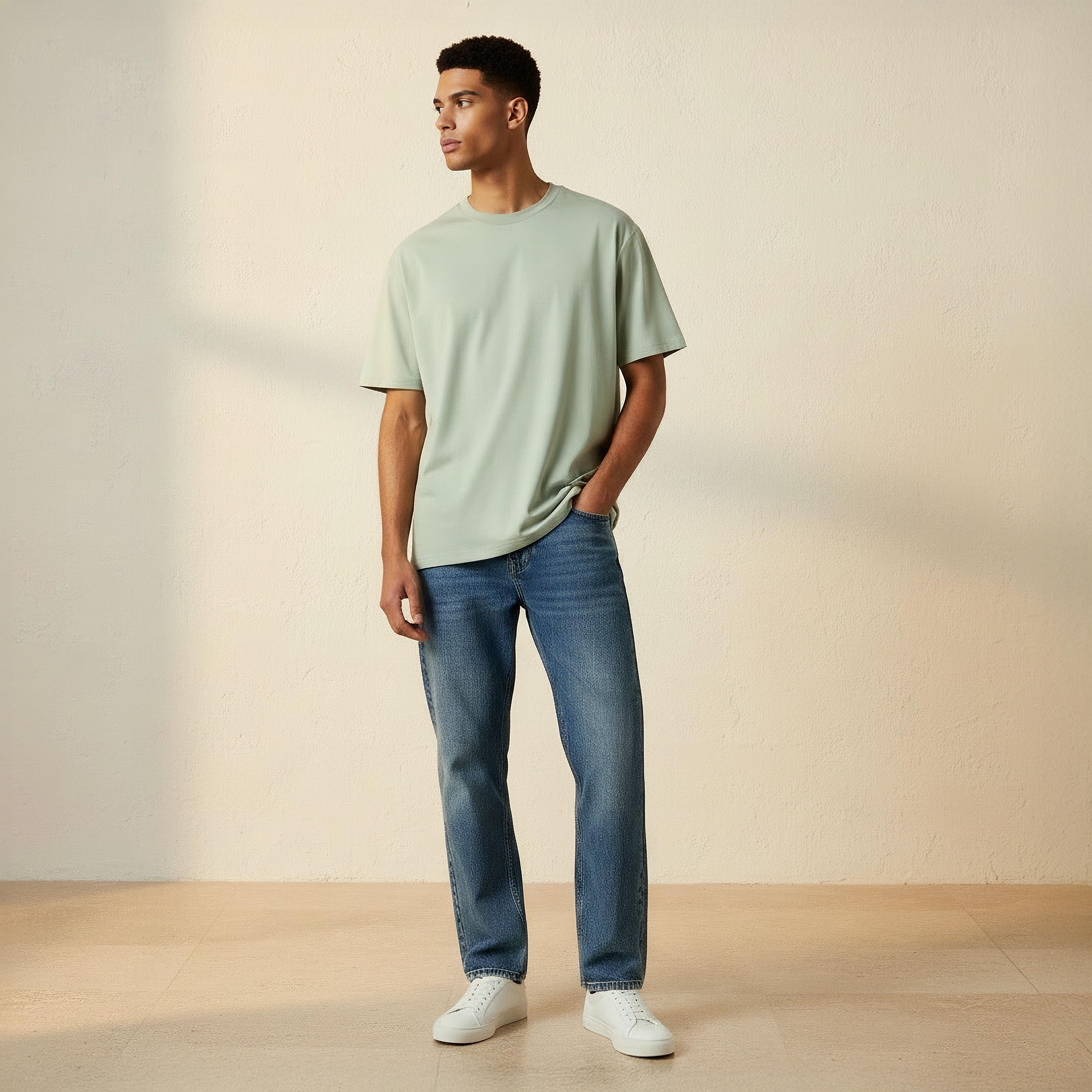 تيشيرت بقصة مريحة وياقة ضيقة وأكمام قصيرة للرجال-men-clothing-tshirtsandpolos-tshirts-image-3