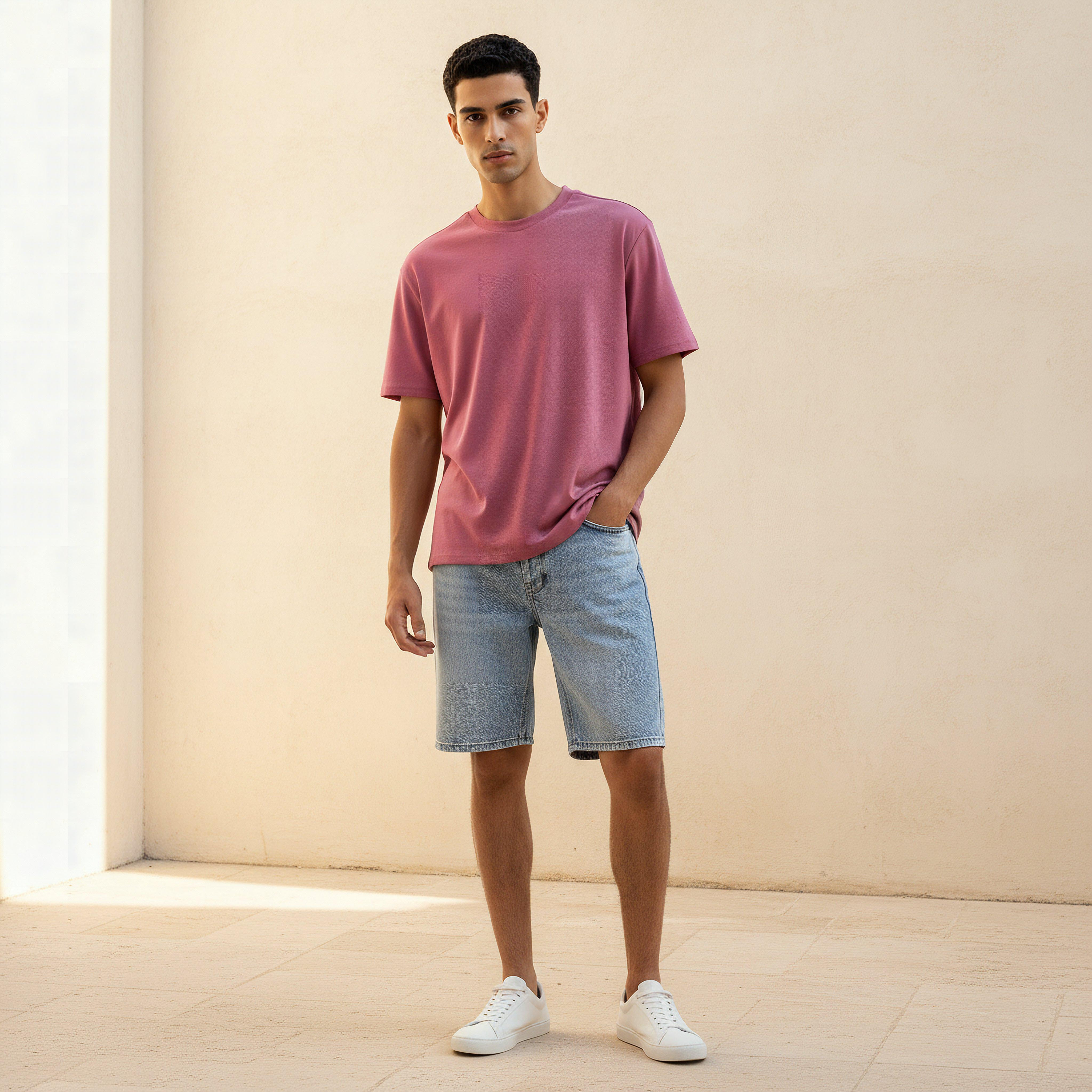 تيشيرت بقصة مريحة وياقة ضيقة وأكمام قصيرة للرجال-men-clothing-tshirtsandpolos-tshirts-image-3
